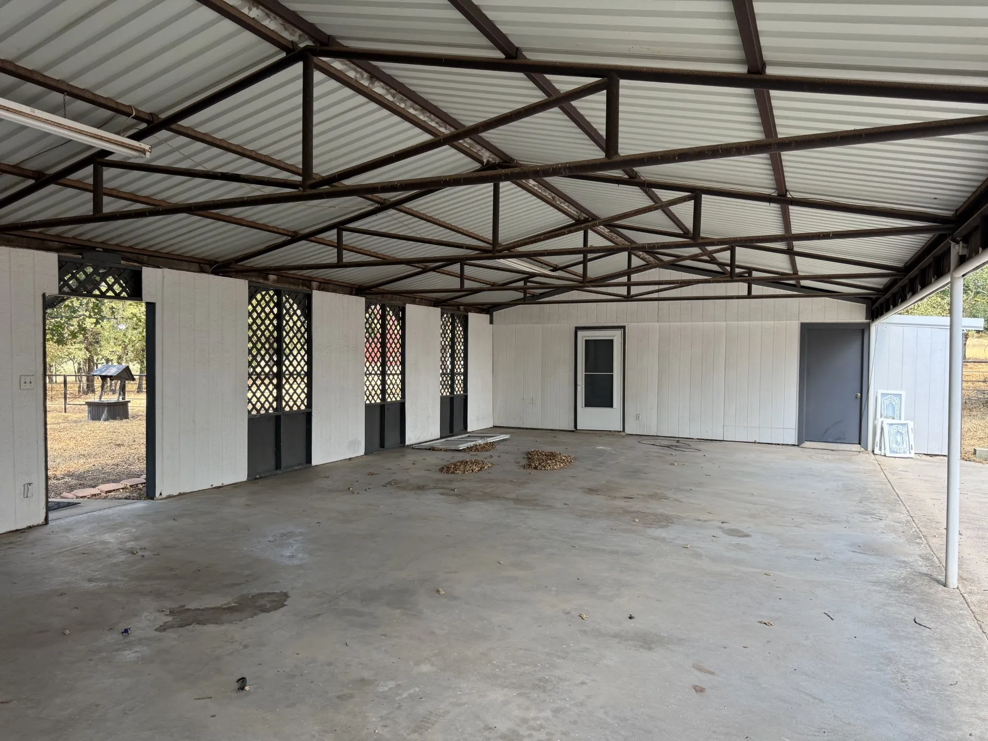 Mobile Home For Sale in Wise County , 986 County Road 1785, Sunset, Texas 76270, 3 Bedroom, 2 Bathroom, 4 Garage spaces, 1,440 Sqft, built in 1992, mls#21387869, Real Estate Agent in Sunset, Homes For Sale in Wise county, Homes For Sale in Sunset, Realtor in Sunset Texas, Real Estate Brokerage Independent Realty Texas, Luminita Cordes Realtor