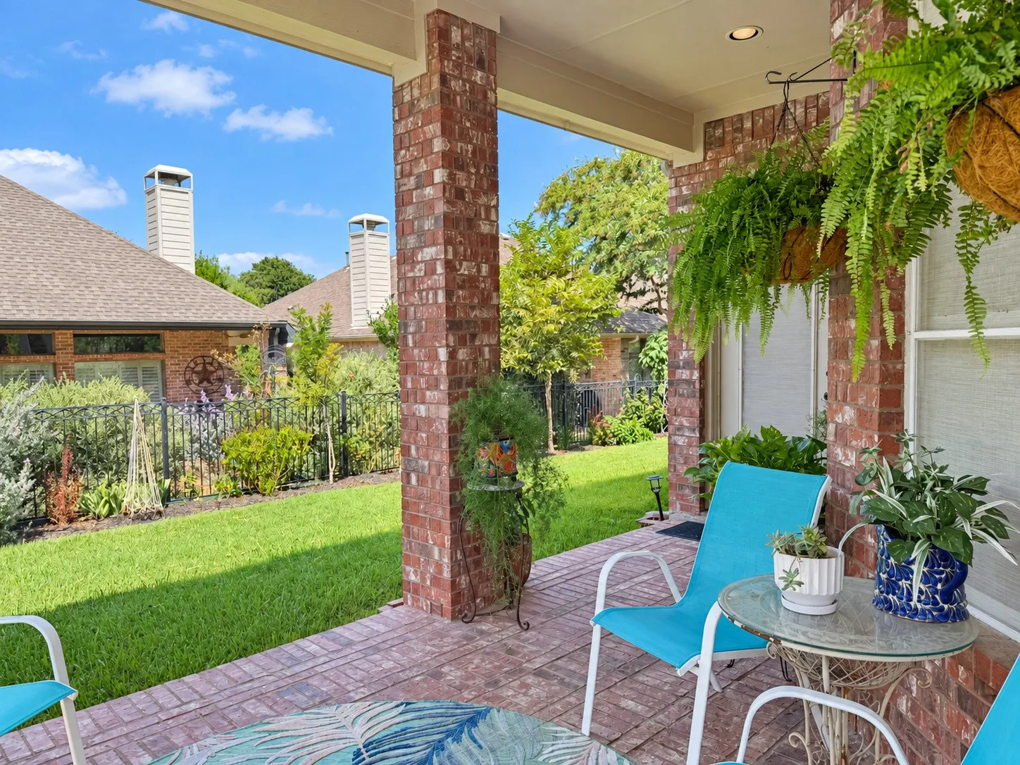 Single Family Residence For Sale in Collin County , 1377 Ranch House Drive, Fairview, Texas 75069, 2 Bedroom, 3 Bathroom, 2 Garage spaces, 2,675 Sqft, built in 2004, mls#21385800, Real Estate Agent in Fairview, Homes For Sale in Collin county, Homes For Sale in Fairview, Realtor in Fairview Texas, Real Estate Brokerage Independent Realty Texas, Luminita Cordes Realtor