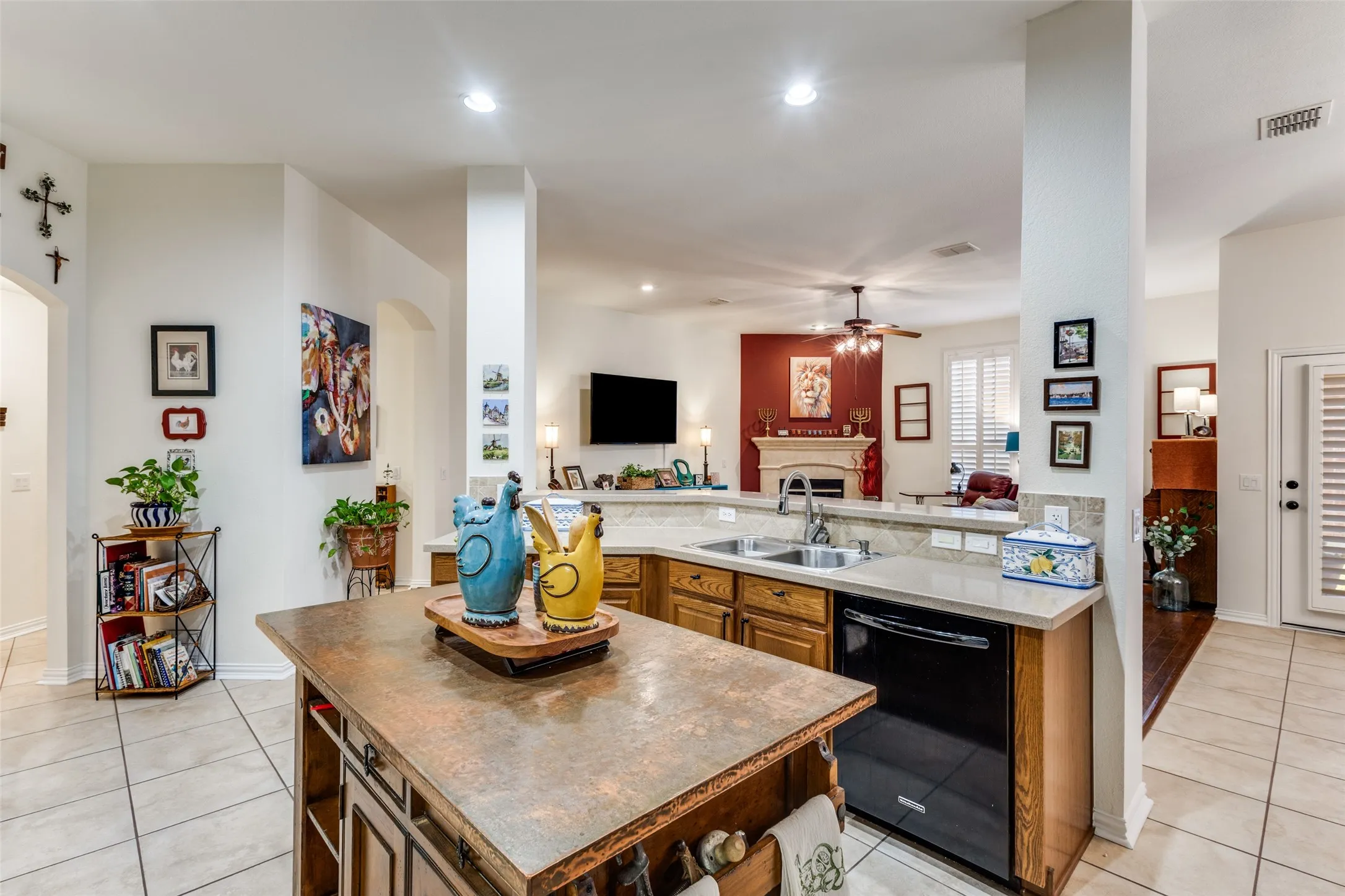 Single Family Residence For Sale in Collin County , 1377 Ranch House Drive, Fairview, Texas 75069, 2 Bedroom, 3 Bathroom, 2 Garage spaces, 2,675 Sqft, built in 2004, mls#21385800, Real Estate Agent in Fairview, Homes For Sale in Collin county, Homes For Sale in Fairview, Realtor in Fairview Texas, Real Estate Brokerage Independent Realty Texas, Luminita Cordes Realtor