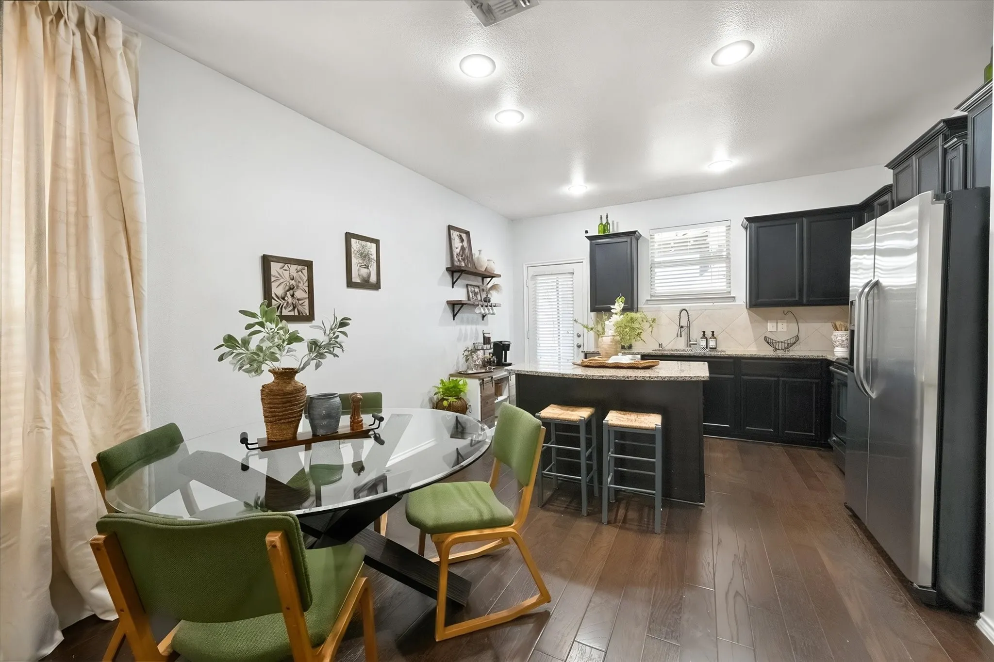 Single Family Residence For Sale in Denton County , 8825 Deadwood Lane, Aubrey, Texas 76227, 4 Bedroom, 3 Bathroom, 2 Garage spaces, 1,754 Sqft, built in 2016, mls#21386621, Real Estate Agent in Aubrey, Homes For Sale in Denton county, Homes For Sale in Aubrey, Realtor in Aubrey Texas, Real Estate Brokerage Independent Realty Texas, Luminita Cordes Realtor