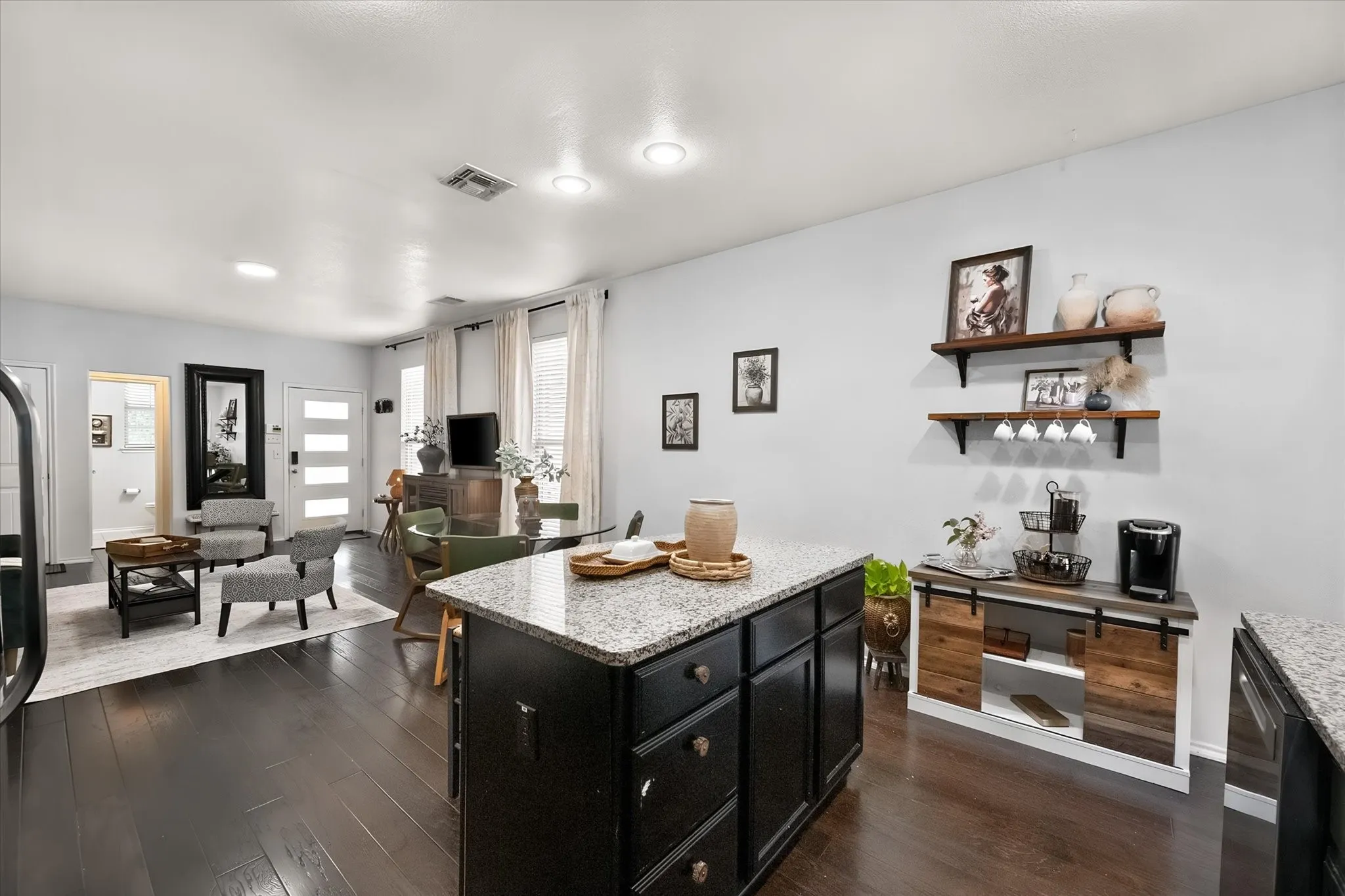 Single Family Residence For Sale in Denton County , 8825 Deadwood Lane, Aubrey, Texas 76227, 4 Bedroom, 3 Bathroom, 2 Garage spaces, 1,754 Sqft, built in 2016, mls#21386621, Real Estate Agent in Aubrey, Homes For Sale in Denton county, Homes For Sale in Aubrey, Realtor in Aubrey Texas, Real Estate Brokerage Independent Realty Texas, Luminita Cordes Realtor