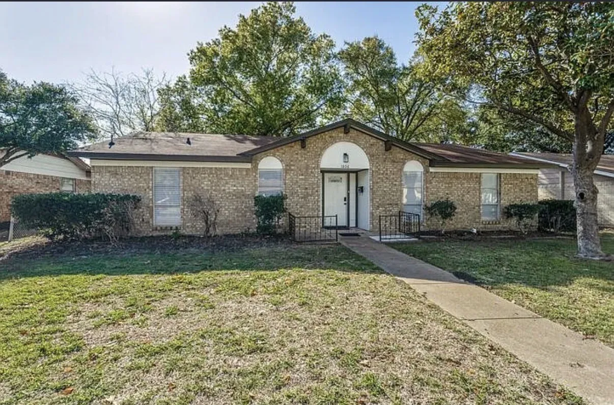 Single Family Residence For Rent in Dallas County , 1606 Travis Street, Garland, Texas 75042, 3 Bedroom, 2 Bathroom, 2 Garage spaces, 1,734 Sqft, built in 1970, mls#21387871, Real Estate Agent in Garland, Homes For Rent in Dallas county, Homes For Rent in Garland, Realtor in Garland Texas, Real Estate Brokerage Independent Realty Texas, Luminita Cordes Realtor