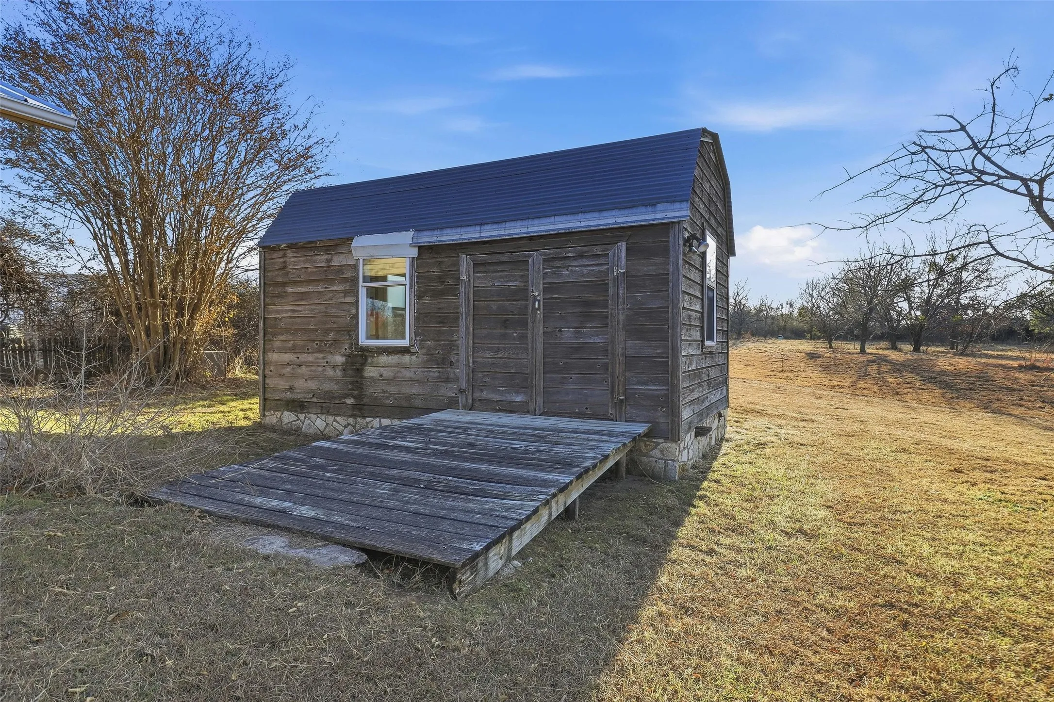 Single Family Residence For Sale in Erath County , 818 County Road 104, Bluff Dale, Texas 76433, 3 Bedroom, 4 Bathroom, 2 Garage spaces, 2,252 Sqft, built in 1999, mls#21387433, Real Estate Agent in Bluff Dale, Homes For Sale in Erath county, Homes For Sale in Bluff Dale, Realtor in Bluff Dale Texas, Real Estate Brokerage Independent Realty Texas, Luminita Cordes Realtor