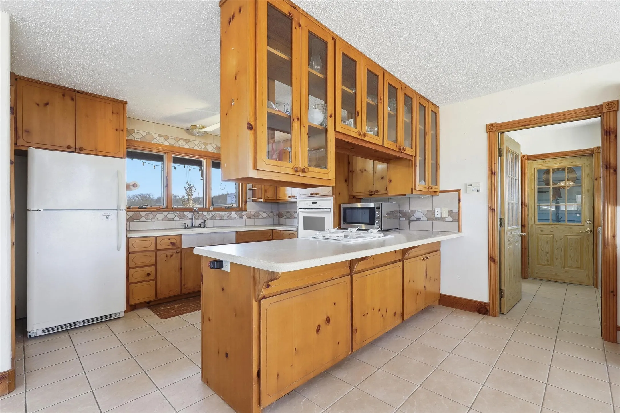 Single Family Residence For Sale in Erath County , 818 County Road 104, Bluff Dale, Texas 76433, 3 Bedroom, 4 Bathroom, 2 Garage spaces, 2,252 Sqft, built in 1999, mls#21387433, Real Estate Agent in Bluff Dale, Homes For Sale in Erath county, Homes For Sale in Bluff Dale, Realtor in Bluff Dale Texas, Real Estate Brokerage Independent Realty Texas, Luminita Cordes Realtor