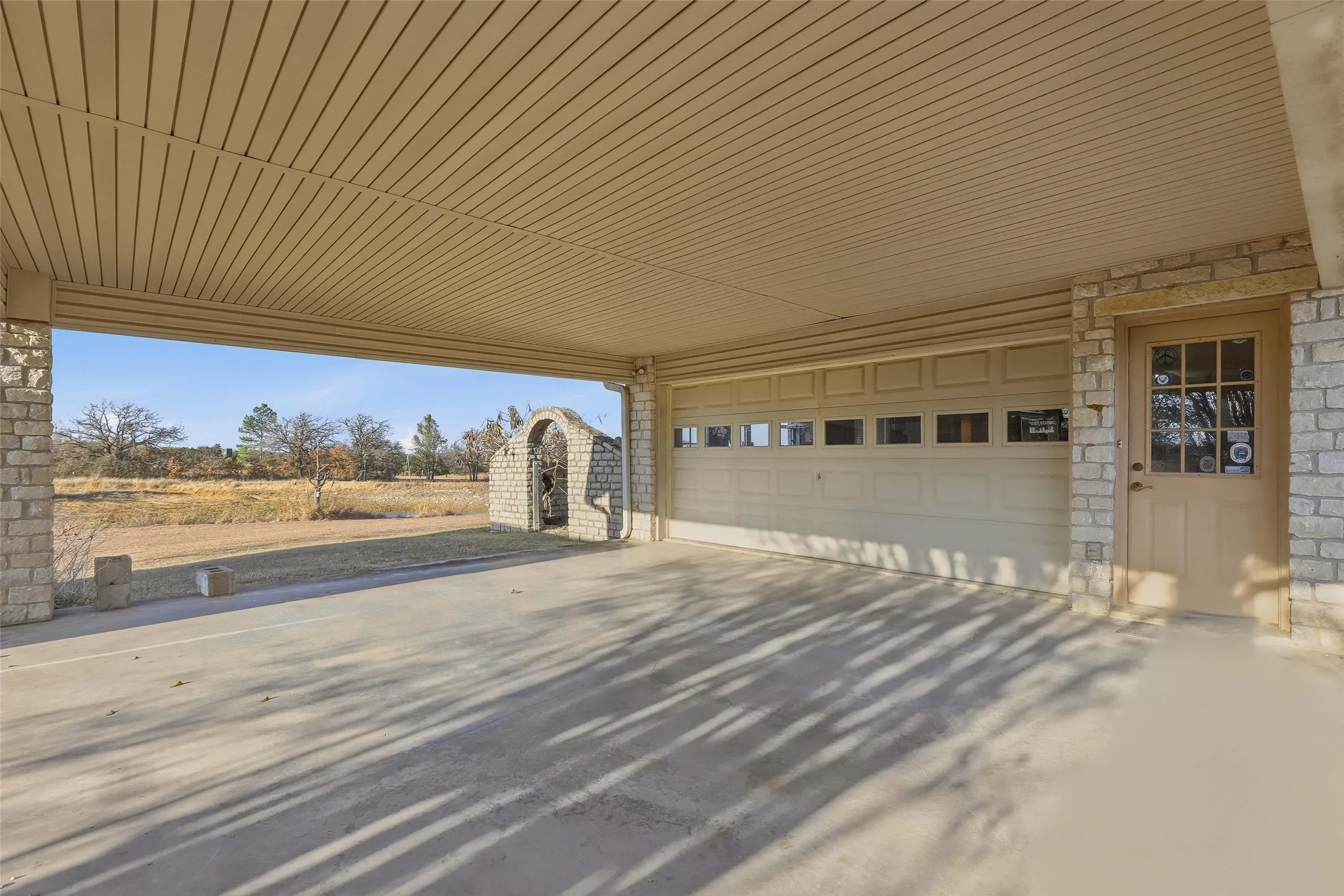 Single Family Residence For Sale in Erath County , 818 County Road 104, Bluff Dale, Texas 76433, 3 Bedroom, 4 Bathroom, 2 Garage spaces, 2,252 Sqft, built in 1999, mls#21387433, Real Estate Agent in Bluff Dale, Homes For Sale in Erath county, Homes For Sale in Bluff Dale, Realtor in Bluff Dale Texas, Real Estate Brokerage Independent Realty Texas, Luminita Cordes Realtor