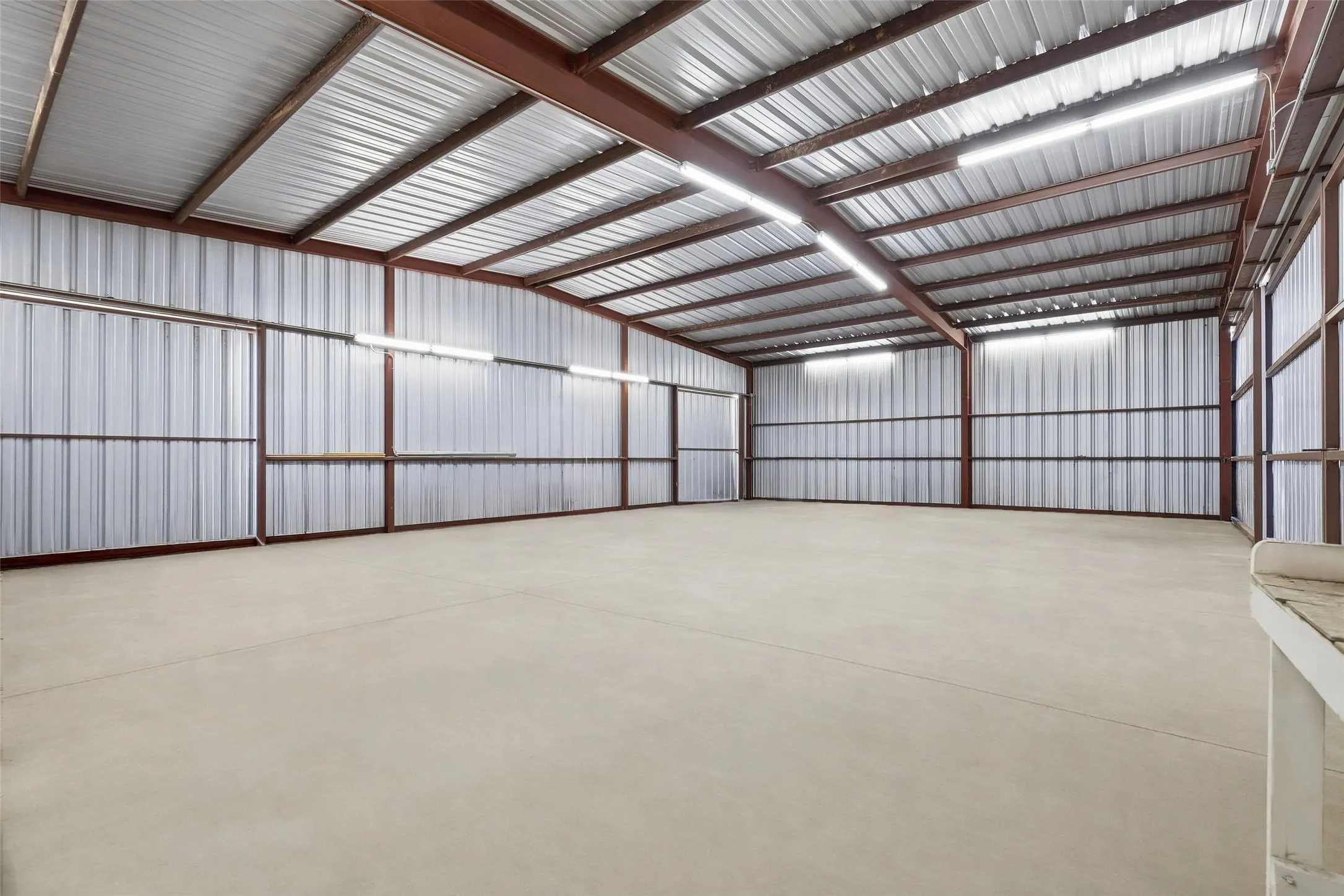 Single Family Residence For Sale in Erath County , 818 County Road 104, Bluff Dale, Texas 76433, 3 Bedroom, 4 Bathroom, 2 Garage spaces, 2,252 Sqft, built in 1999, mls#21387433, Real Estate Agent in Bluff Dale, Homes For Sale in Erath county, Homes For Sale in Bluff Dale, Realtor in Bluff Dale Texas, Real Estate Brokerage Independent Realty Texas, Luminita Cordes Realtor