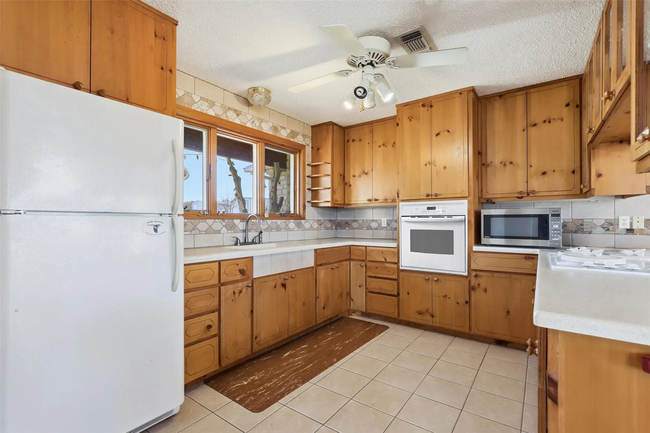 Single Family Residence For Sale in Erath County , 818 County Road 104, Bluff Dale, Texas 76433, 3 Bedroom, 4 Bathroom, 2 Garage spaces, 2,252 Sqft, built in 1999, mls#21387433, Real Estate Agent in Bluff Dale, Homes For Sale in Erath county, Homes For Sale in Bluff Dale, Realtor in Bluff Dale Texas, Real Estate Brokerage Independent Realty Texas, Luminita Cordes Realtor