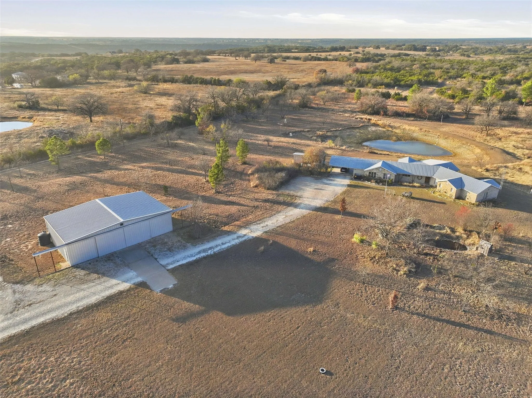 Single Family Residence For Sale in Erath County , 818 County Road 104, Bluff Dale, Texas 76433, 3 Bedroom, 4 Bathroom, 2 Garage spaces, 2,252 Sqft, built in 1999, mls#21387433, Real Estate Agent in Bluff Dale, Homes For Sale in Erath county, Homes For Sale in Bluff Dale, Realtor in Bluff Dale Texas, Real Estate Brokerage Independent Realty Texas, Luminita Cordes Realtor