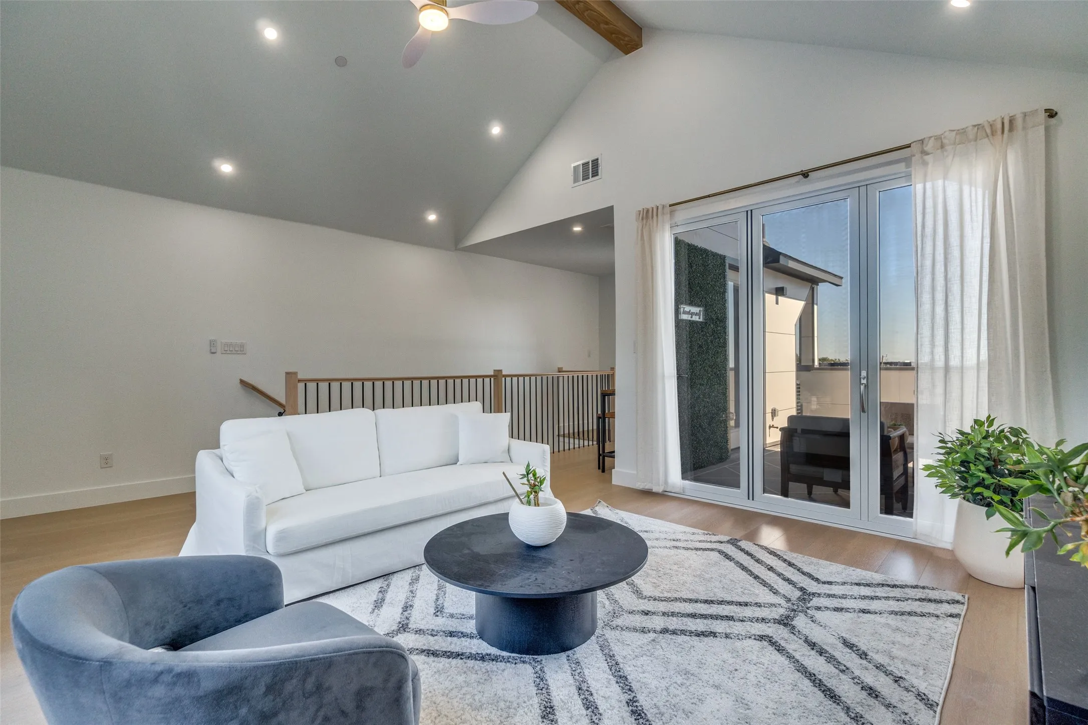Condominium For Rent in Dallas County , 708 W 10th Street 101, Dallas, Texas 75208, 3 Bedroom, 5 Bathroom, 2 Garage spaces, 2,025 Sqft, built in 2026, mls#21382286, Real Estate Agent in Dallas, Homes For Rent in Dallas county, Homes For Rent in Dallas, Realtor in Dallas Texas, Real Estate Brokerage Independent Realty Texas, Luminita Cordes Realtor
