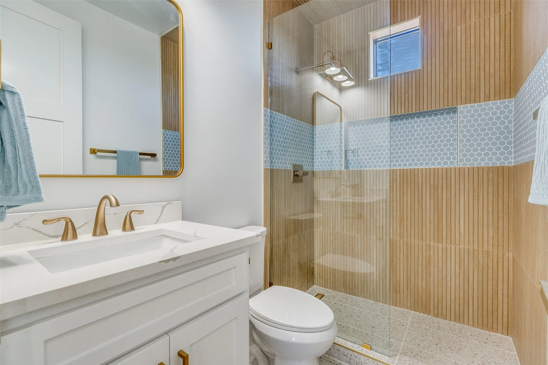 Condominium For Rent in Dallas County , 708 W 10th Street 101, Dallas, Texas 75208, 3 Bedroom, 5 Bathroom, 2 Garage spaces, 2,025 Sqft, built in 2026, mls#21382286, Real Estate Agent in Dallas, Homes For Rent in Dallas county, Homes For Rent in Dallas, Realtor in Dallas Texas, Real Estate Brokerage Independent Realty Texas, Luminita Cordes Realtor