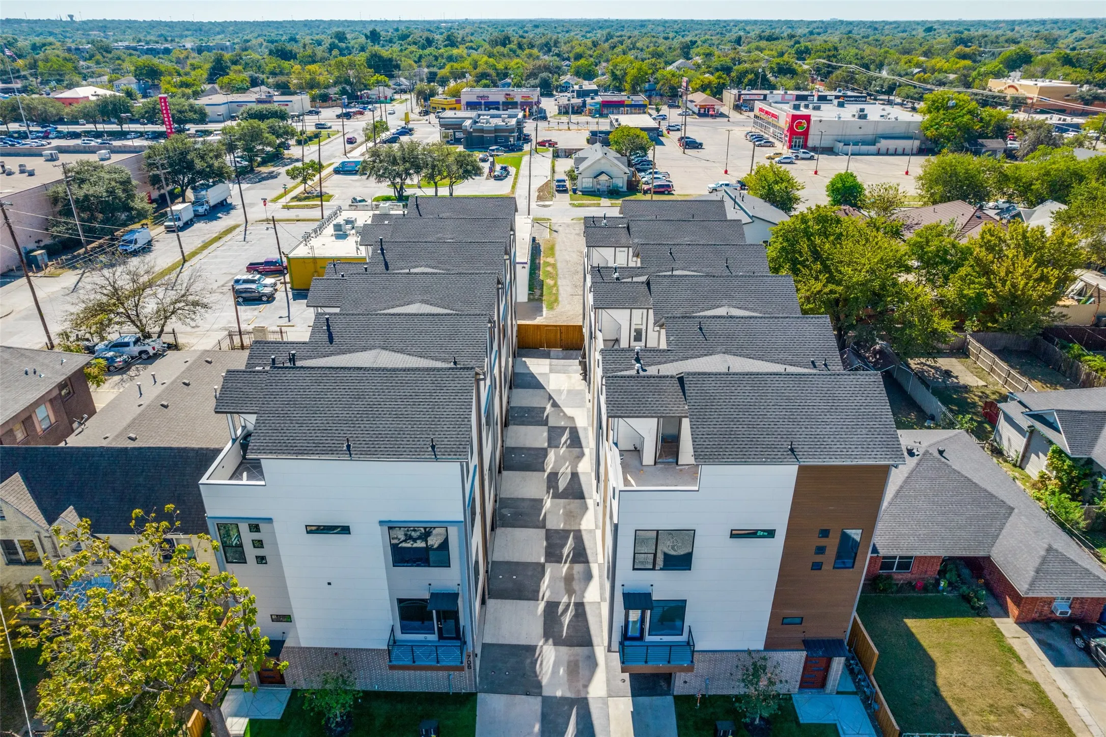 Condominium For Rent in Dallas County , 708 W 10th Street 101, Dallas, Texas 75208, 3 Bedroom, 5 Bathroom, 2 Garage spaces, 2,025 Sqft, built in 2026, mls#21382286, Real Estate Agent in Dallas, Homes For Rent in Dallas county, Homes For Rent in Dallas, Realtor in Dallas Texas, Real Estate Brokerage Independent Realty Texas, Luminita Cordes Realtor