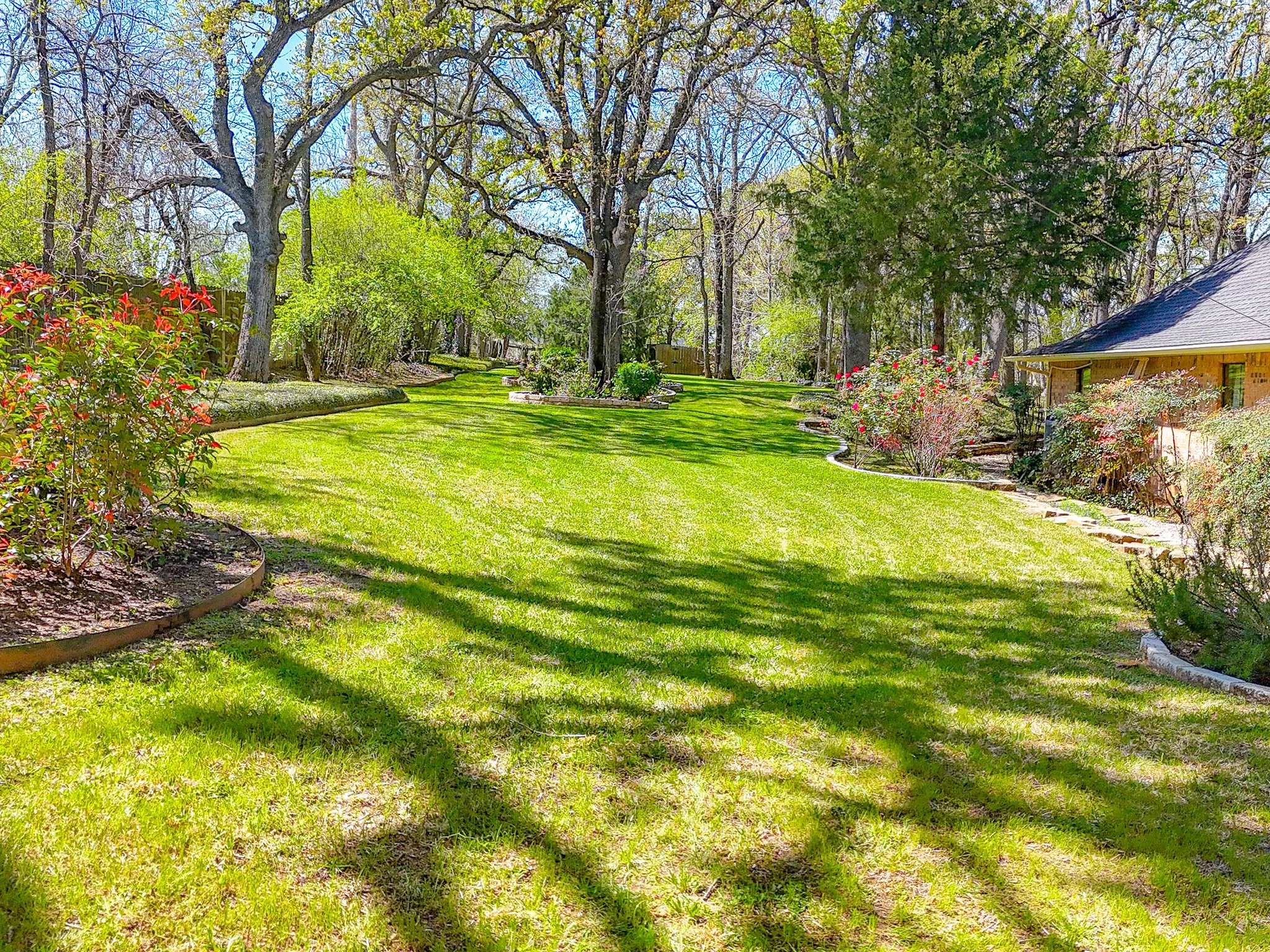 Single Family Residence For Sale in Navarro County , 305 County Road 0008, Corsicana, Texas 75110, 3 Bedroom, 3 Bathroom, 3 Garage spaces, 4,442 Sqft, built in 1987, mls#21384747, Real Estate Agent in Corsicana, Homes For Sale in Navarro county, Homes For Sale in Corsicana, Realtor in Corsicana Texas, Real Estate Brokerage Independent Realty Texas, Luminita Cordes Realtor