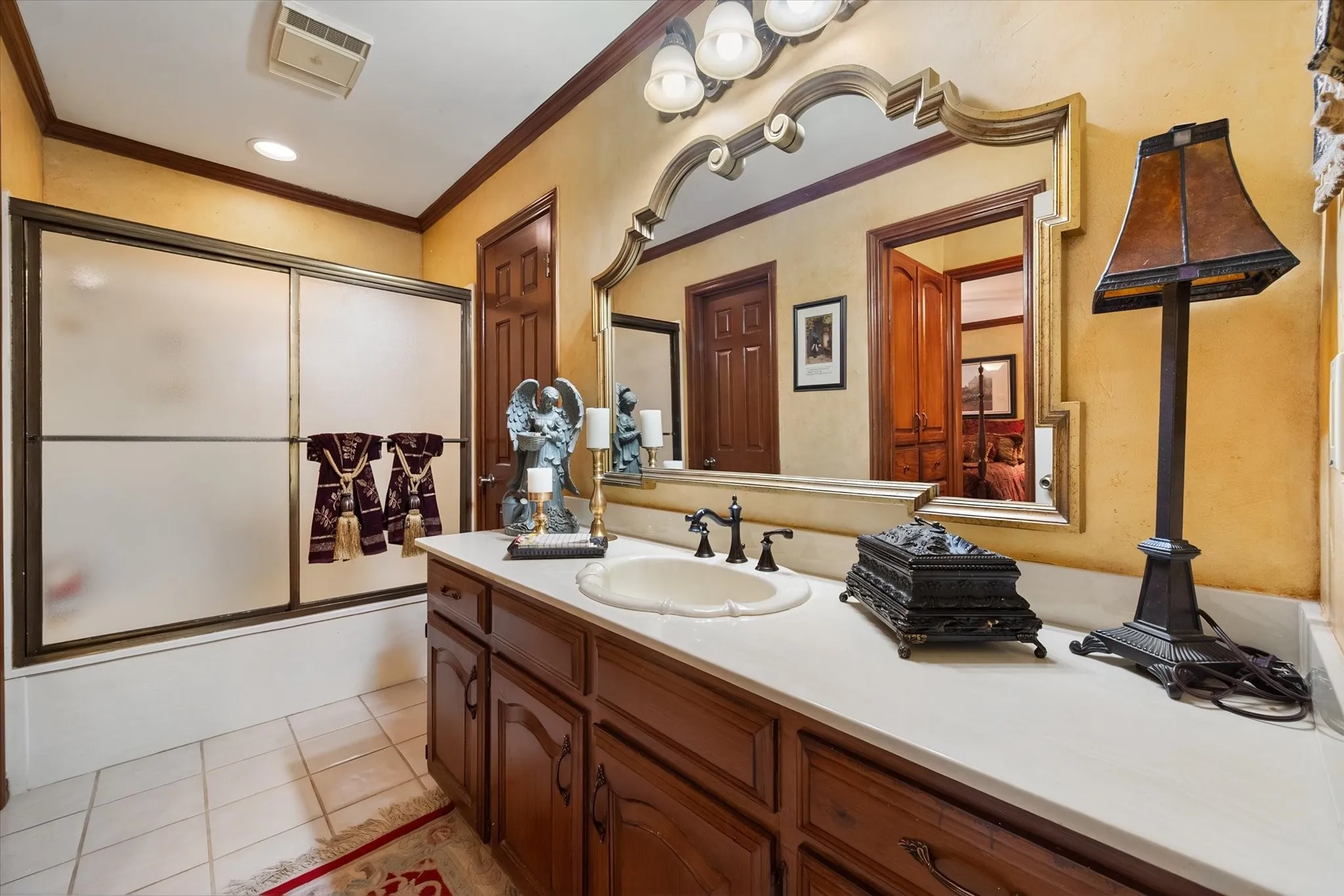 Single Family Residence For Sale in Navarro County , 305 County Road 0008, Corsicana, Texas 75110, 3 Bedroom, 3 Bathroom, 3 Garage spaces, 4,442 Sqft, built in 1987, mls#21384747, Real Estate Agent in Corsicana, Homes For Sale in Navarro county, Homes For Sale in Corsicana, Realtor in Corsicana Texas, Real Estate Brokerage Independent Realty Texas, Luminita Cordes Realtor