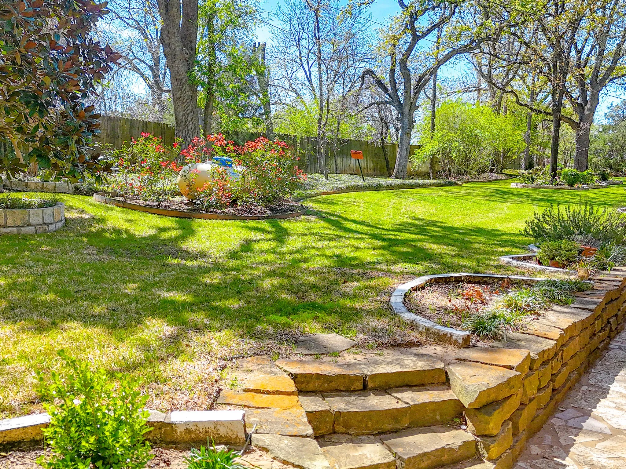 Single Family Residence For Sale in Navarro County , 305 County Road 0008, Corsicana, Texas 75110, 3 Bedroom, 3 Bathroom, 3 Garage spaces, 4,442 Sqft, built in 1987, mls#21384747, Real Estate Agent in Corsicana, Homes For Sale in Navarro county, Homes For Sale in Corsicana, Realtor in Corsicana Texas, Real Estate Brokerage Independent Realty Texas, Luminita Cordes Realtor