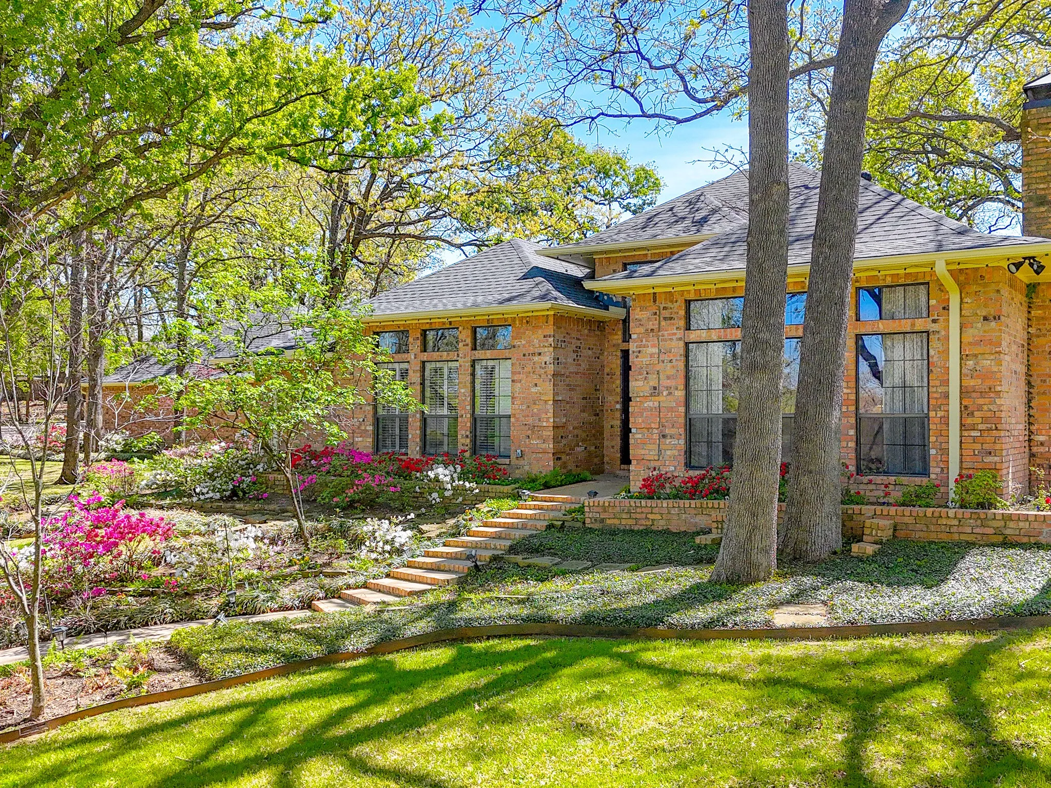 Single Family Residence For Sale in Navarro County , 305 County Road 0008, Corsicana, Texas 75110, 3 Bedroom, 3 Bathroom, 3 Garage spaces, 4,442 Sqft, built in 1987, mls#21384747, Real Estate Agent in Corsicana, Homes For Sale in Navarro county, Homes For Sale in Corsicana, Realtor in Corsicana Texas, Real Estate Brokerage Independent Realty Texas, Luminita Cordes Realtor