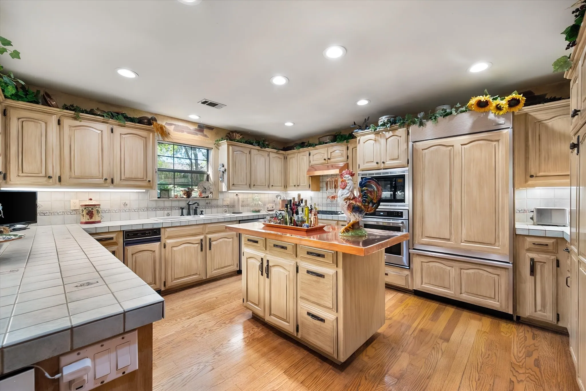 Single Family Residence For Sale in Navarro County , 305 County Road 0008, Corsicana, Texas 75110, 3 Bedroom, 3 Bathroom, 3 Garage spaces, 4,442 Sqft, built in 1987, mls#21384747, Real Estate Agent in Corsicana, Homes For Sale in Navarro county, Homes For Sale in Corsicana, Realtor in Corsicana Texas, Real Estate Brokerage Independent Realty Texas, Luminita Cordes Realtor