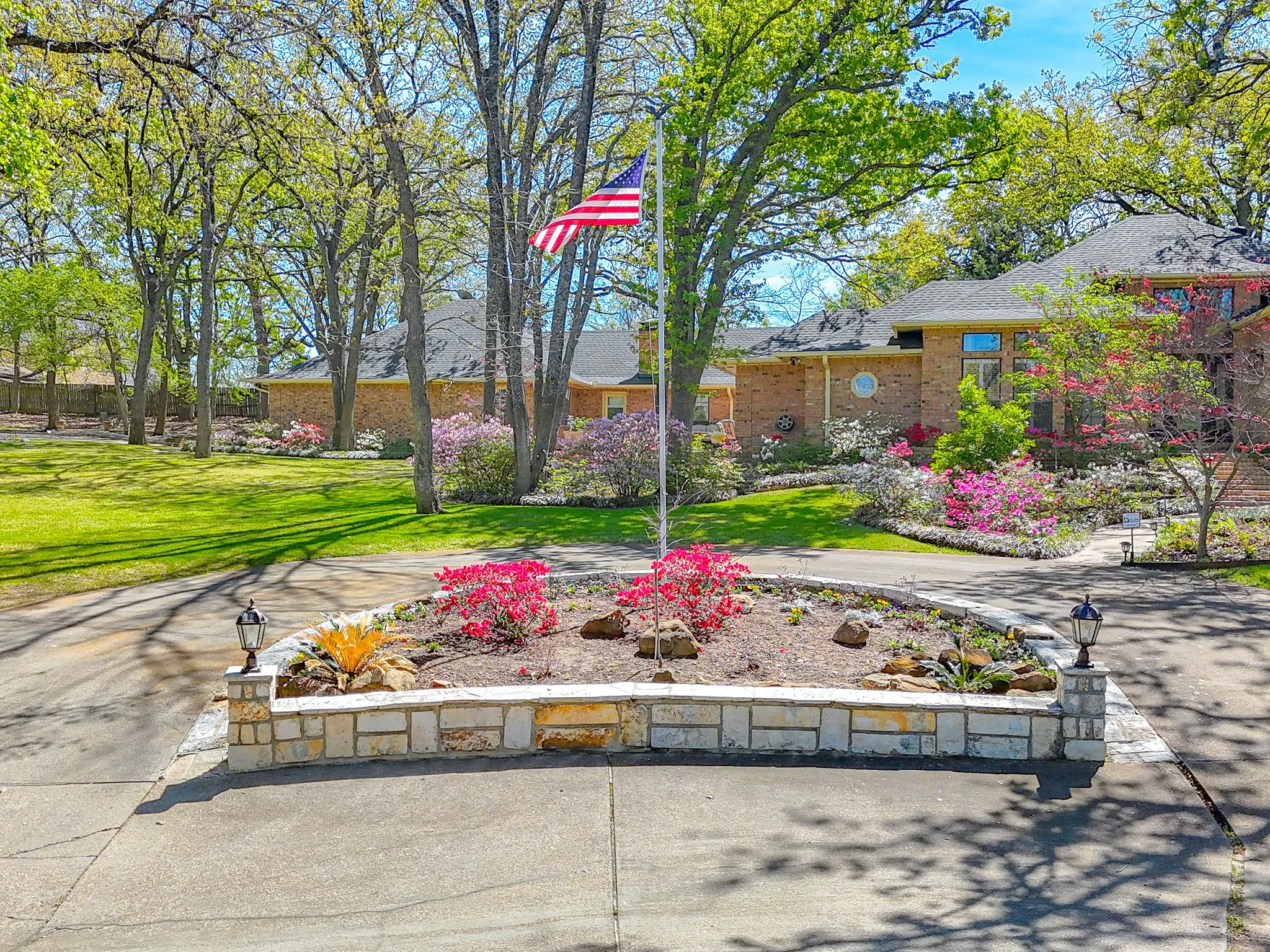 Single Family Residence For Sale in Navarro County , 305 County Road 0008, Corsicana, Texas 75110, 3 Bedroom, 3 Bathroom, 3 Garage spaces, 4,442 Sqft, built in 1987, mls#21384747, Real Estate Agent in Corsicana, Homes For Sale in Navarro county, Homes For Sale in Corsicana, Realtor in Corsicana Texas, Real Estate Brokerage Independent Realty Texas, Luminita Cordes Realtor