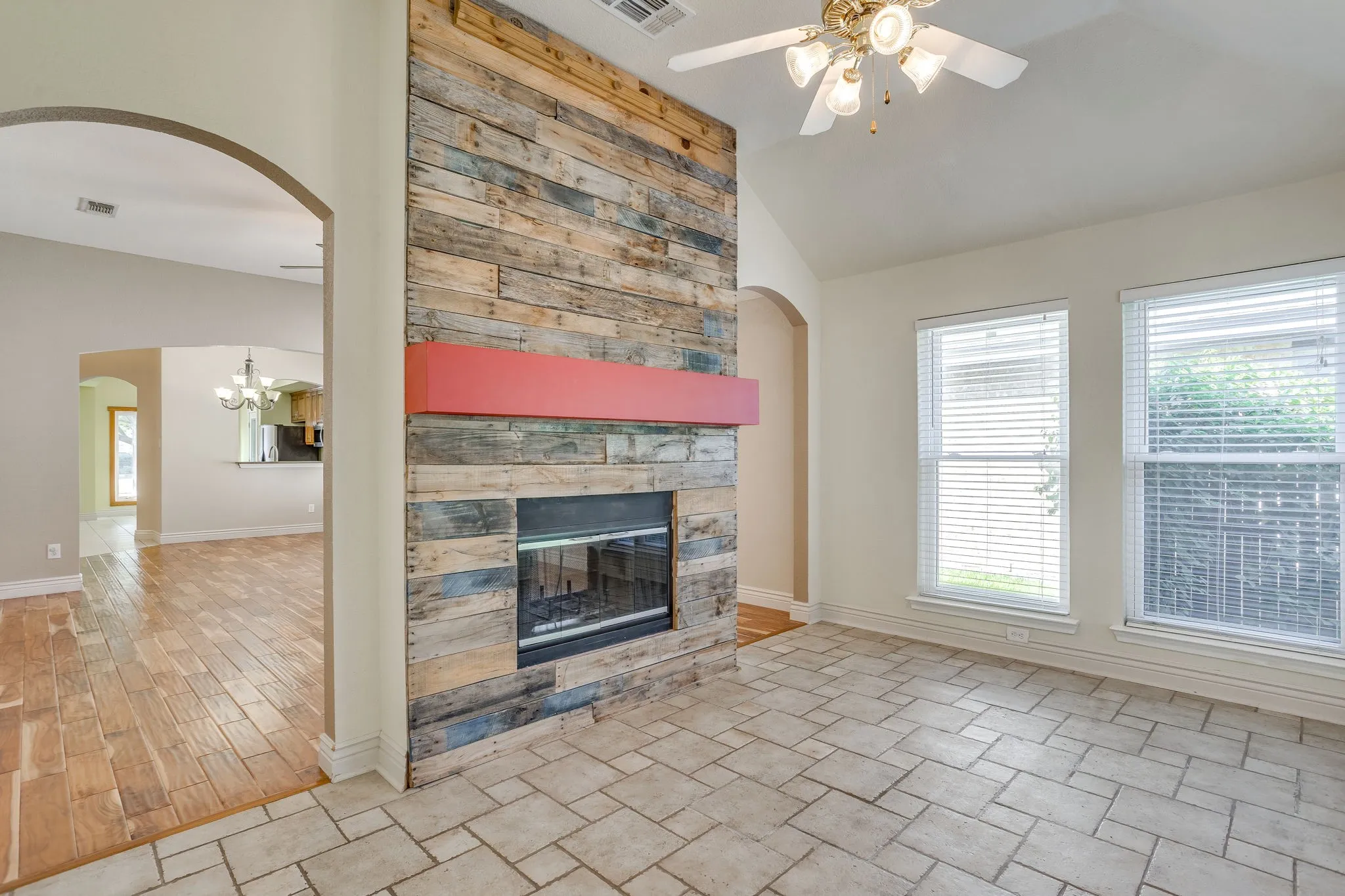 Single Family Residence For Rent in Tarrant County , 4409 New Meadow Drive, Mansfield, Texas 76063, 3 Bedroom, 2 Bathroom, 2 Garage spaces, 1,855 Sqft, built in 2002, mls#21382118, Real Estate Agent in Mansfield, Homes For Rent in Tarrant county, Homes For Rent in Mansfield, Realtor in Mansfield Texas, Real Estate Brokerage Independent Realty Texas, Luminita Cordes Realtor