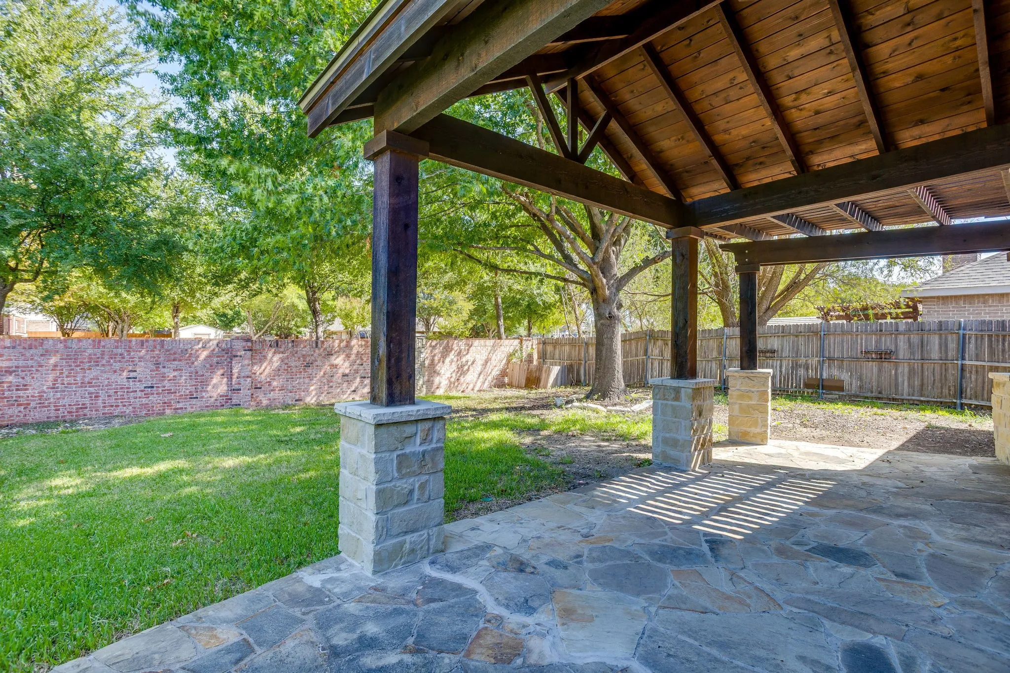Single Family Residence For Rent in Tarrant County , 4409 New Meadow Drive, Mansfield, Texas 76063, 3 Bedroom, 2 Bathroom, 2 Garage spaces, 1,855 Sqft, built in 2002, mls#21382118, Real Estate Agent in Mansfield, Homes For Rent in Tarrant county, Homes For Rent in Mansfield, Realtor in Mansfield Texas, Real Estate Brokerage Independent Realty Texas, Luminita Cordes Realtor