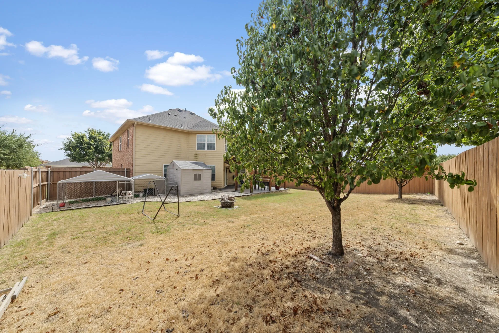 Single Family Residence For Sale in Ellis County , 207 Equestrian Drive, Waxahachie, Texas 75165, 3 Bedroom, 3 Bathroom, 2 Garage spaces, 2,647 Sqft, built in 2013, mls#21387119, Real Estate Agent in Waxahachie, Homes For Sale in Ellis county, Homes For Sale in Waxahachie, Realtor in Waxahachie Texas, Real Estate Brokerage Independent Realty Texas, Luminita Cordes Realtor
