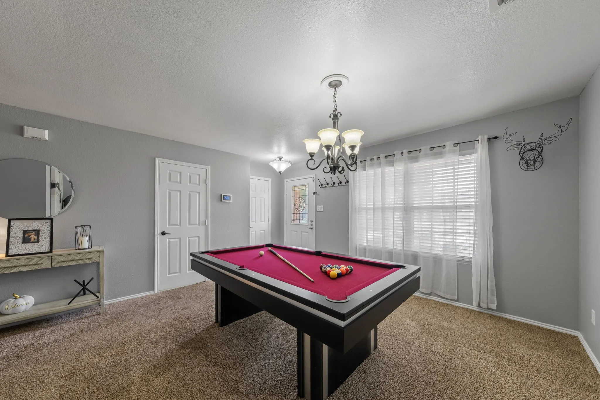 Single Family Residence For Sale in Ellis County , 207 Equestrian Drive, Waxahachie, Texas 75165, 3 Bedroom, 3 Bathroom, 2 Garage spaces, 2,647 Sqft, built in 2013, mls#21387119, Real Estate Agent in Waxahachie, Homes For Sale in Ellis county, Homes For Sale in Waxahachie, Realtor in Waxahachie Texas, Real Estate Brokerage Independent Realty Texas, Luminita Cordes Realtor