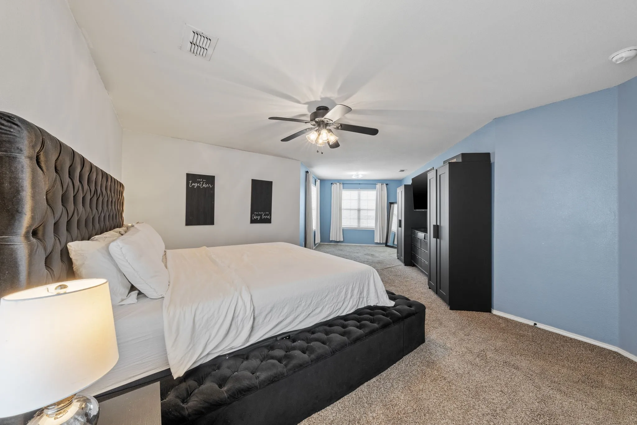 Single Family Residence For Sale in Ellis County , 207 Equestrian Drive, Waxahachie, Texas 75165, 3 Bedroom, 3 Bathroom, 2 Garage spaces, 2,647 Sqft, built in 2013, mls#21387119, Real Estate Agent in Waxahachie, Homes For Sale in Ellis county, Homes For Sale in Waxahachie, Realtor in Waxahachie Texas, Real Estate Brokerage Independent Realty Texas, Luminita Cordes Realtor
