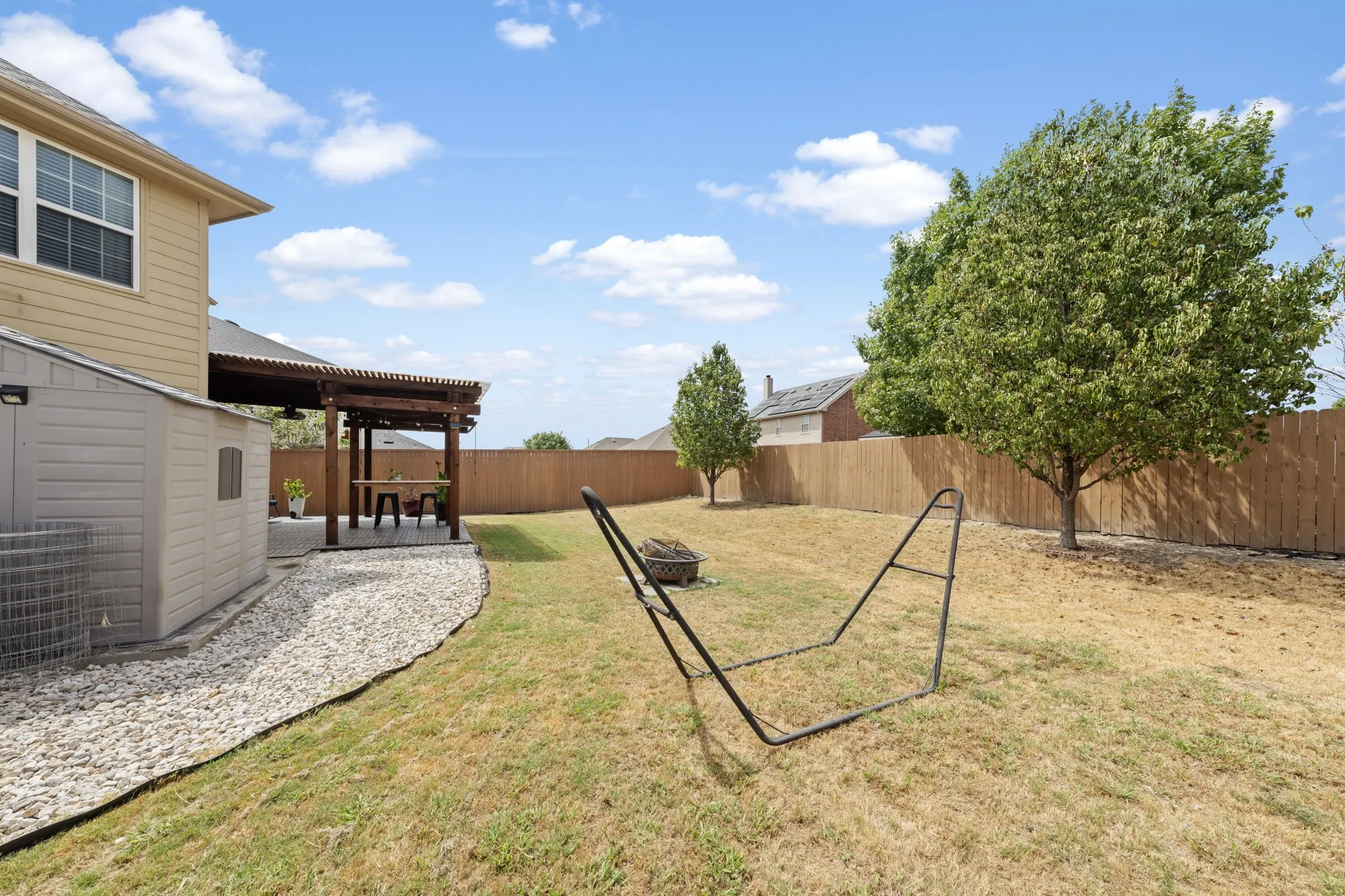 Single Family Residence For Sale in Ellis County , 207 Equestrian Drive, Waxahachie, Texas 75165, 3 Bedroom, 3 Bathroom, 2 Garage spaces, 2,647 Sqft, built in 2013, mls#21387119, Real Estate Agent in Waxahachie, Homes For Sale in Ellis county, Homes For Sale in Waxahachie, Realtor in Waxahachie Texas, Real Estate Brokerage Independent Realty Texas, Luminita Cordes Realtor