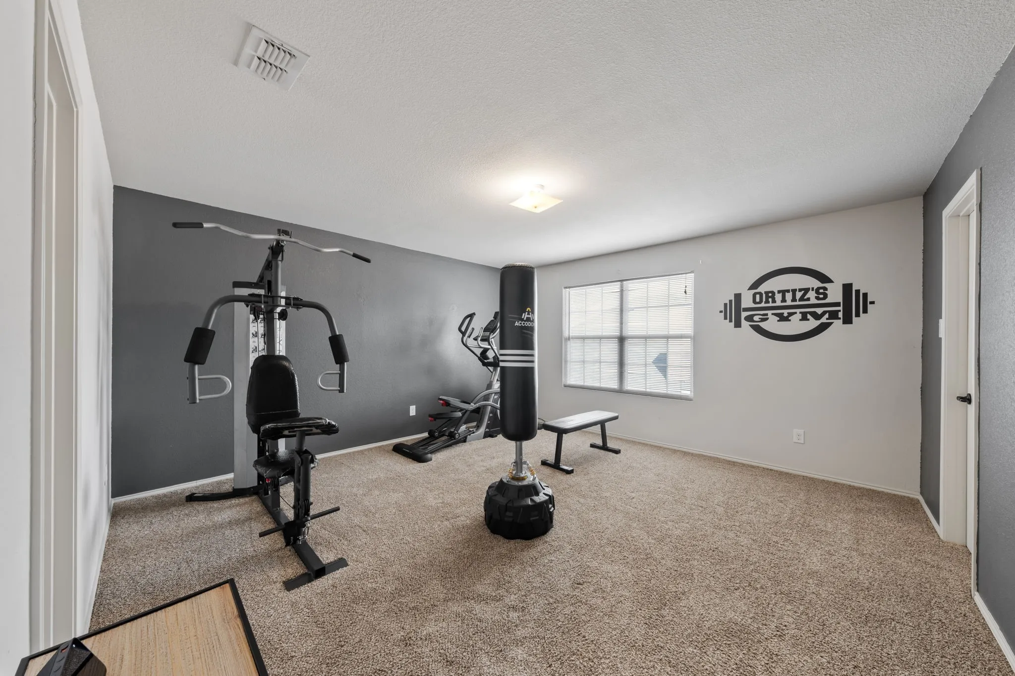 Single Family Residence For Sale in Ellis County , 207 Equestrian Drive, Waxahachie, Texas 75165, 3 Bedroom, 3 Bathroom, 2 Garage spaces, 2,647 Sqft, built in 2013, mls#21387119, Real Estate Agent in Waxahachie, Homes For Sale in Ellis county, Homes For Sale in Waxahachie, Realtor in Waxahachie Texas, Real Estate Brokerage Independent Realty Texas, Luminita Cordes Realtor