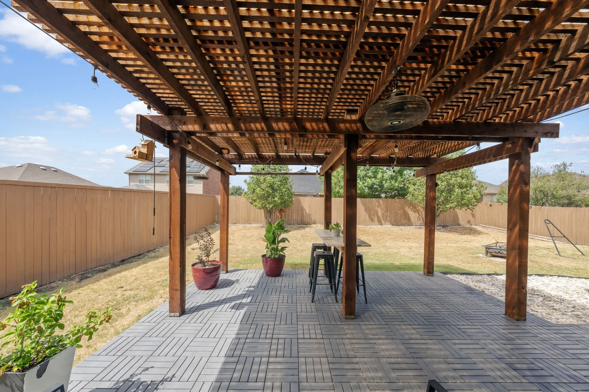 Single Family Residence For Sale in Ellis County , 207 Equestrian Drive, Waxahachie, Texas 75165, 3 Bedroom, 3 Bathroom, 2 Garage spaces, 2,647 Sqft, built in 2013, mls#21387119, Real Estate Agent in Waxahachie, Homes For Sale in Ellis county, Homes For Sale in Waxahachie, Realtor in Waxahachie Texas, Real Estate Brokerage Independent Realty Texas, Luminita Cordes Realtor