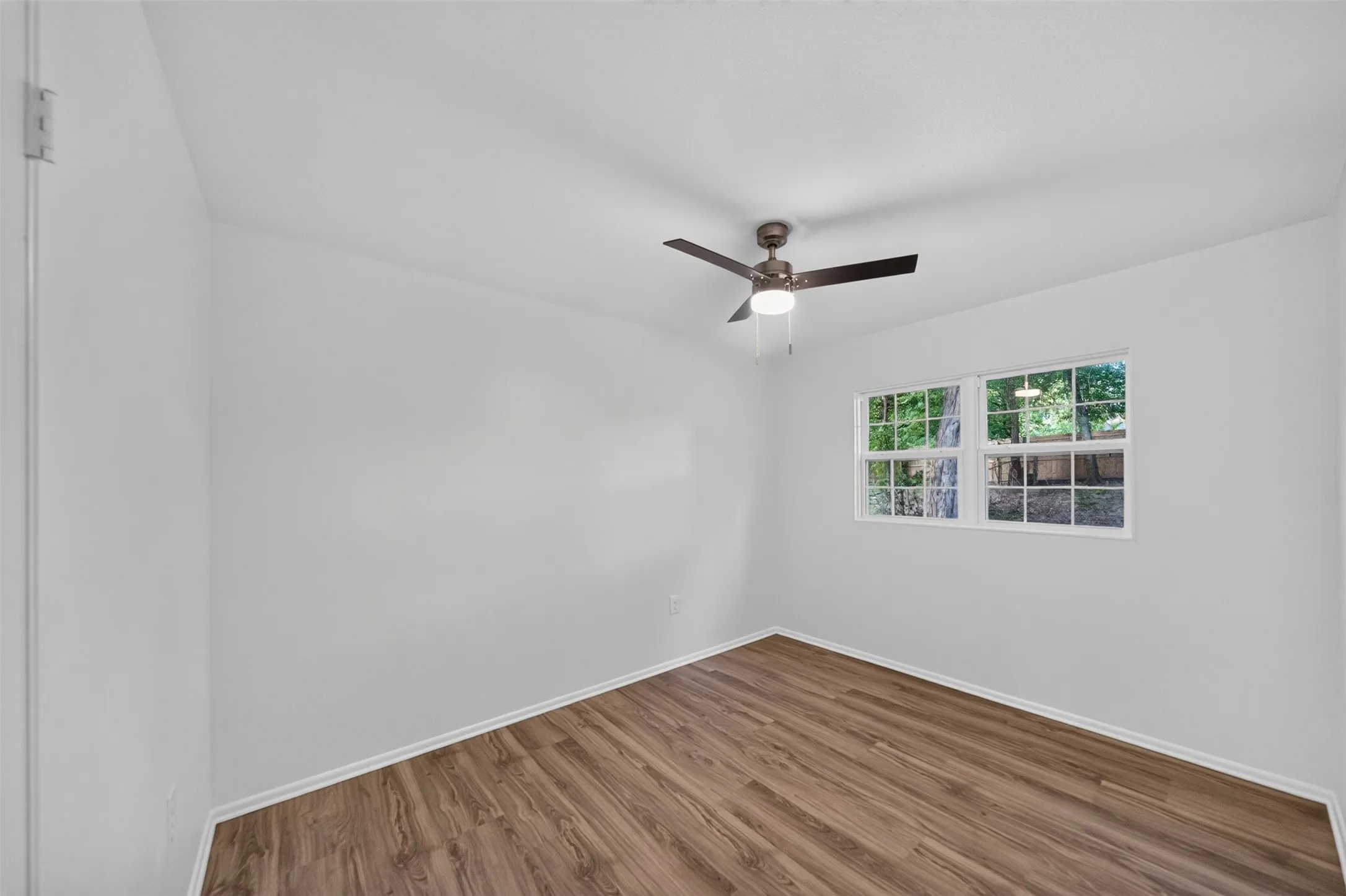 Single Family Residence For Sale in Smith County , 2313 Danica, Tyler, Texas 75701, 5 Bedroom, 3 Bathroom, Garage spaces, 1,425 Sqft, built in 1973, mls#21387874, Real Estate Agent in Tyler, Homes For Sale in Smith county, Homes For Sale in Tyler, Realtor in Tyler Texas, Real Estate Brokerage Independent Realty Texas, Luminita Cordes Realtor