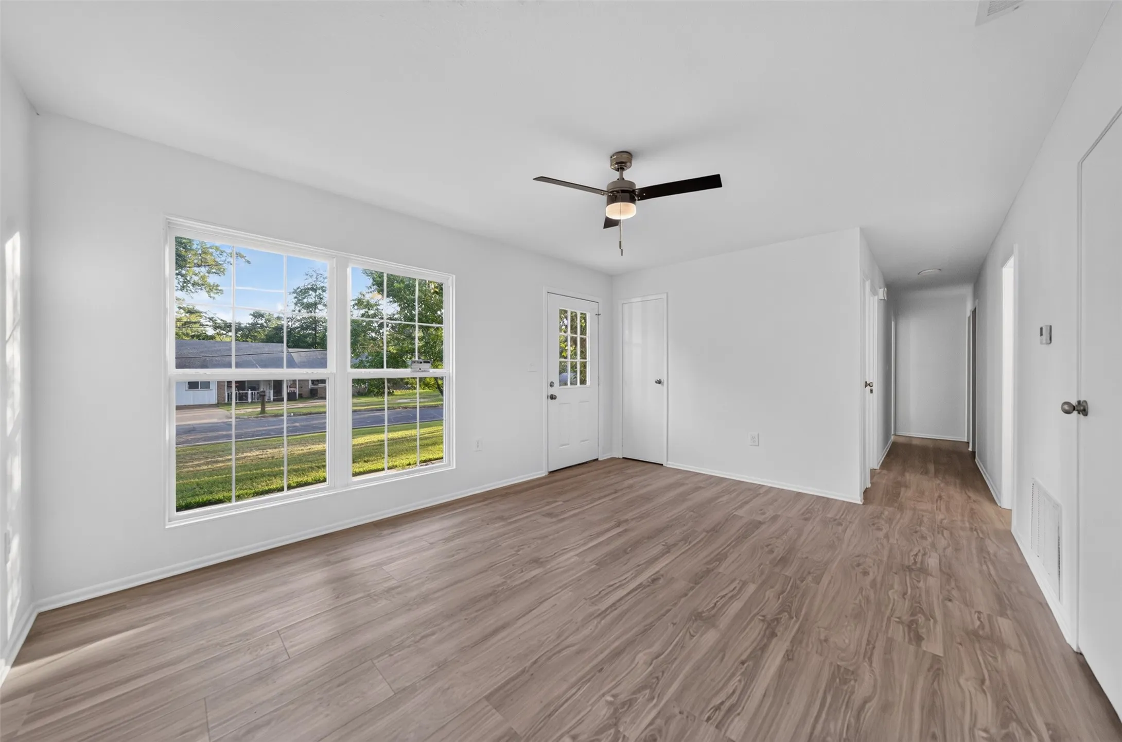 Single Family Residence For Sale in Smith County , 2313 Danica, Tyler, Texas 75701, 5 Bedroom, 3 Bathroom, Garage spaces, 1,425 Sqft, built in 1973, mls#21387874, Real Estate Agent in Tyler, Homes For Sale in Smith county, Homes For Sale in Tyler, Realtor in Tyler Texas, Real Estate Brokerage Independent Realty Texas, Luminita Cordes Realtor