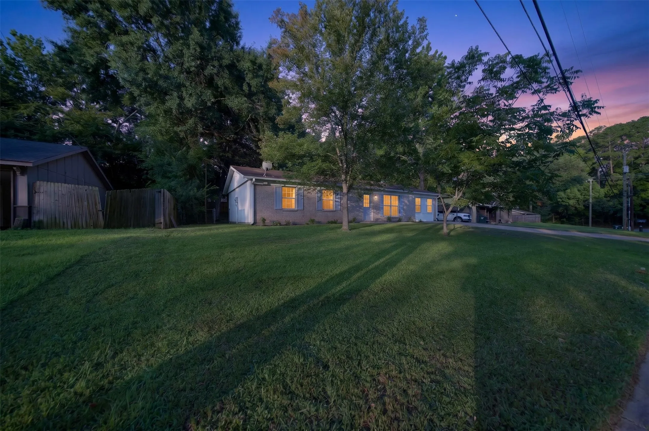 Single Family Residence For Sale in Smith County , 2313 Danica, Tyler, Texas 75701, 5 Bedroom, 3 Bathroom, Garage spaces, 1,425 Sqft, built in 1973, mls#21387874, Real Estate Agent in Tyler, Homes For Sale in Smith county, Homes For Sale in Tyler, Realtor in Tyler Texas, Real Estate Brokerage Independent Realty Texas, Luminita Cordes Realtor