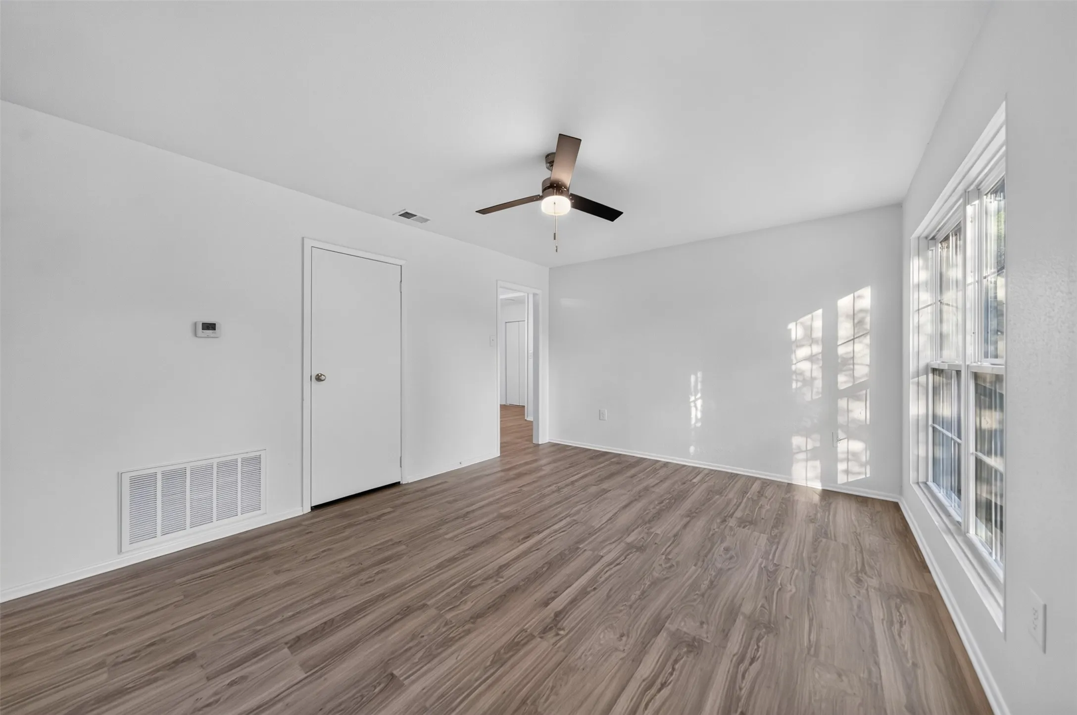 Single Family Residence For Sale in Smith County , 2313 Danica, Tyler, Texas 75701, 5 Bedroom, 3 Bathroom, Garage spaces, 1,425 Sqft, built in 1973, mls#21387874, Real Estate Agent in Tyler, Homes For Sale in Smith county, Homes For Sale in Tyler, Realtor in Tyler Texas, Real Estate Brokerage Independent Realty Texas, Luminita Cordes Realtor