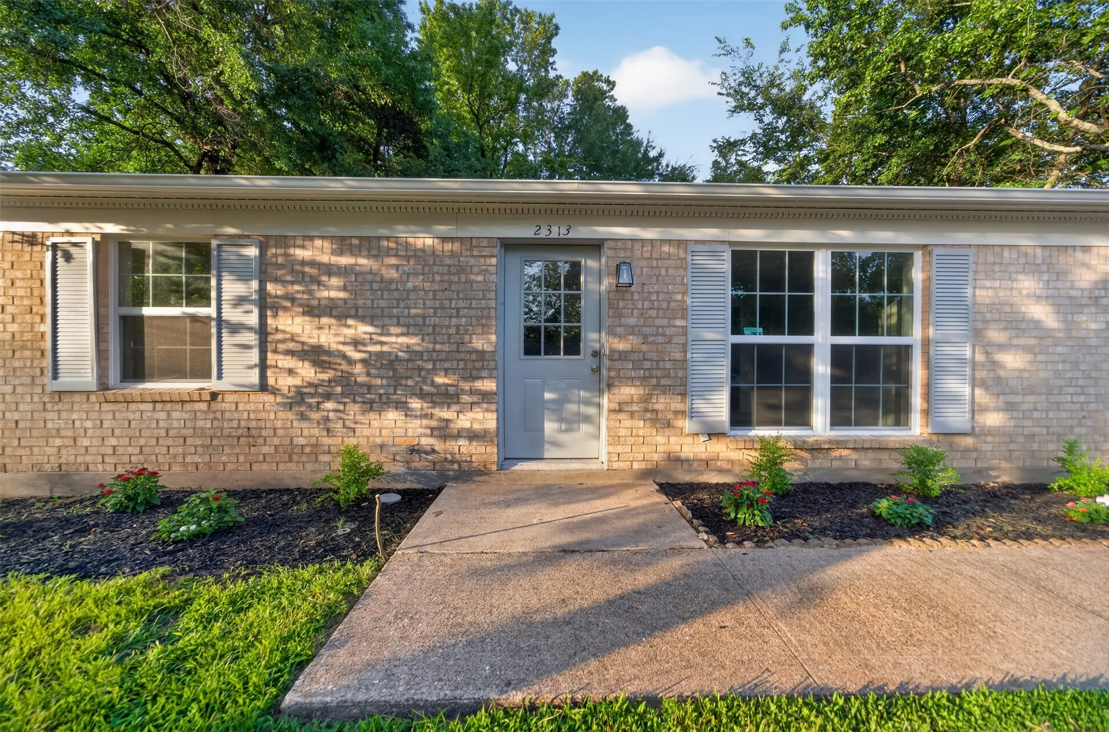Single Family Residence For Sale in Smith County , 2313 Danica, Tyler, Texas 75701, 5 Bedroom, 3 Bathroom, Garage spaces, 1,425 Sqft, built in 1973, mls#21387874, Real Estate Agent in Tyler, Homes For Sale in Smith county, Homes For Sale in Tyler, Realtor in Tyler Texas, Real Estate Brokerage Independent Realty Texas, Luminita Cordes Realtor