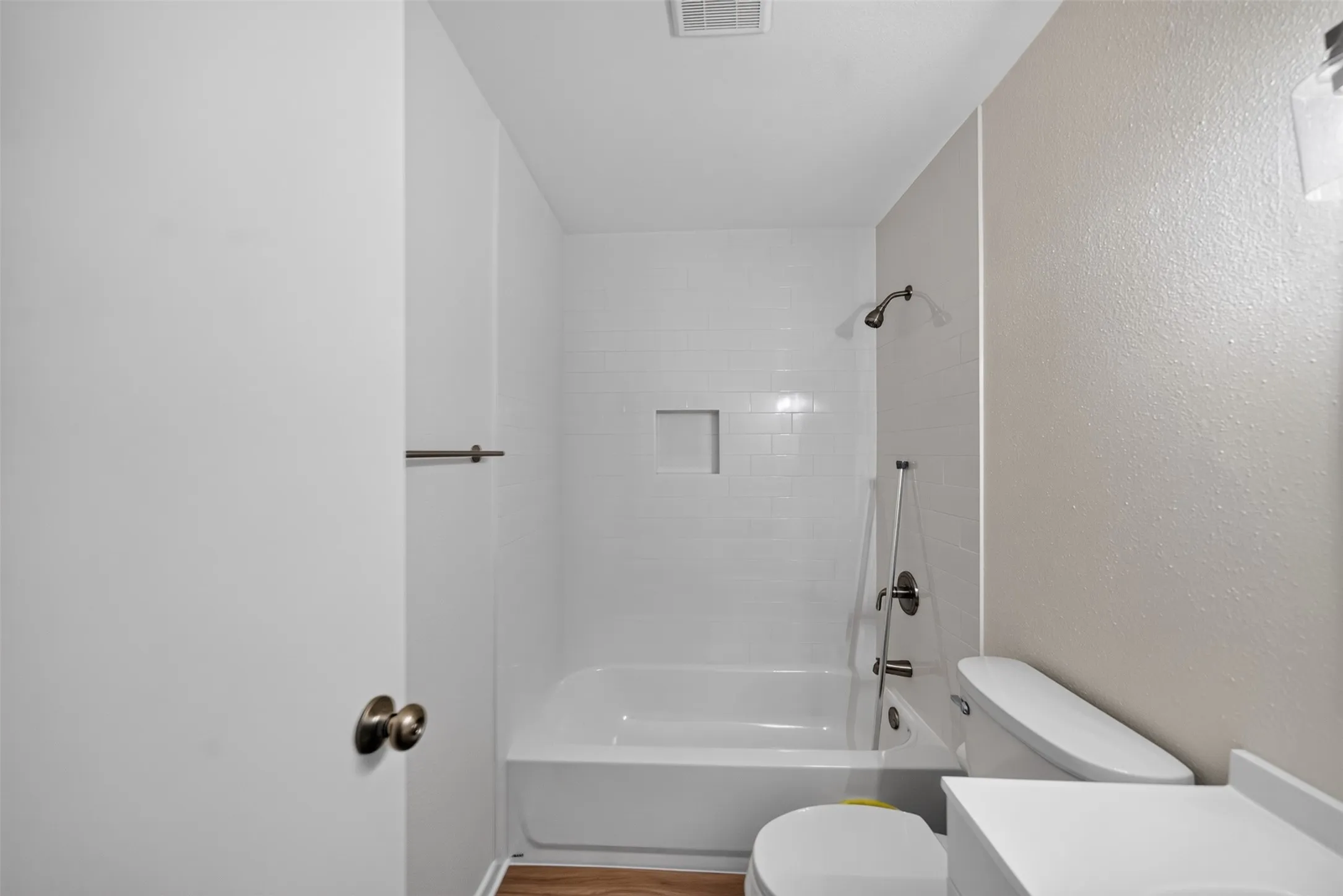 Single Family Residence For Sale in Smith County , 2313 Danica, Tyler, Texas 75701, 5 Bedroom, 3 Bathroom, Garage spaces, 1,425 Sqft, built in 1973, mls#21387874, Real Estate Agent in Tyler, Homes For Sale in Smith county, Homes For Sale in Tyler, Realtor in Tyler Texas, Real Estate Brokerage Independent Realty Texas, Luminita Cordes Realtor