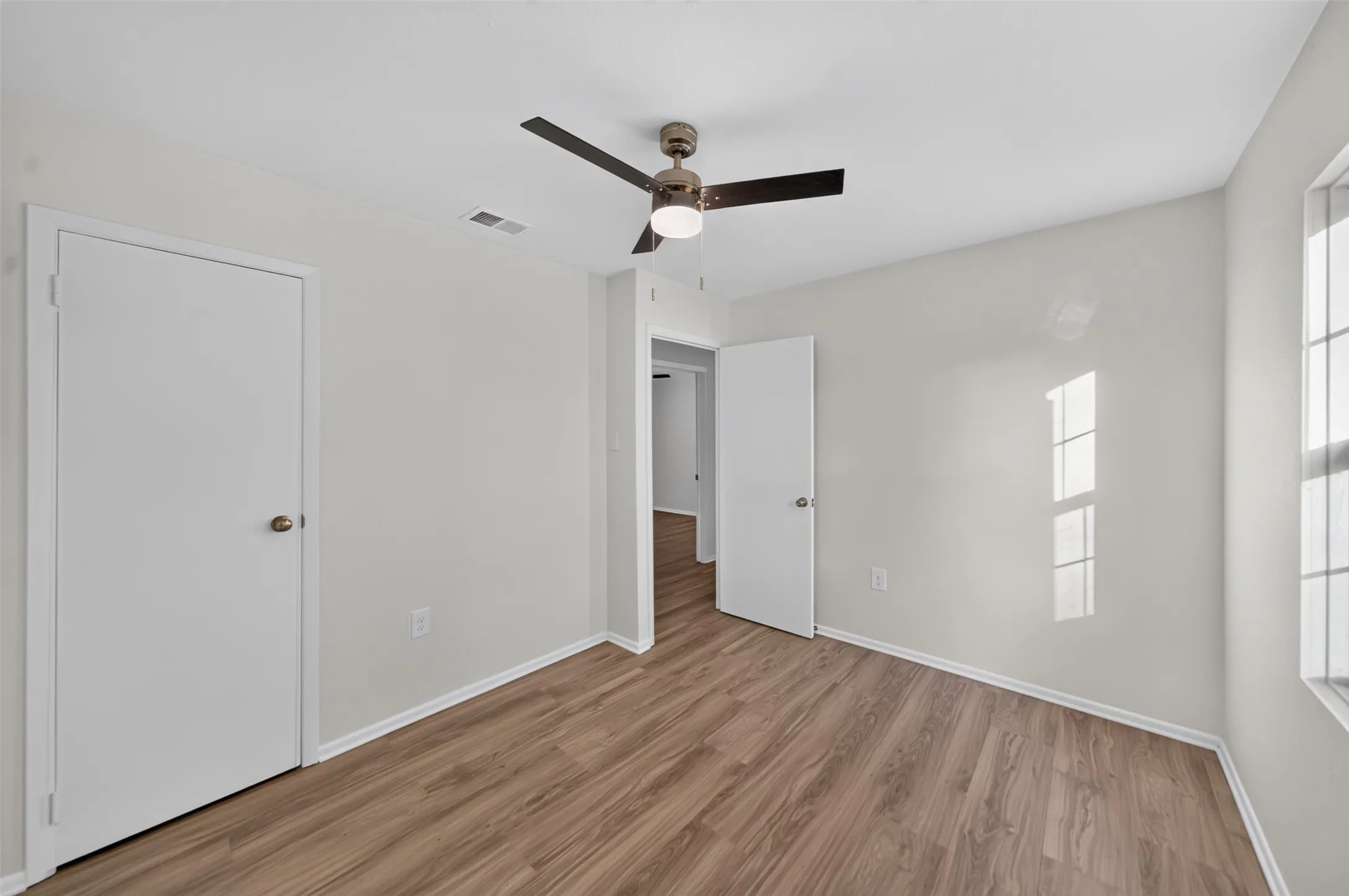Single Family Residence For Sale in Smith County , 2313 Danica, Tyler, Texas 75701, 5 Bedroom, 3 Bathroom, Garage spaces, 1,425 Sqft, built in 1973, mls#21387874, Real Estate Agent in Tyler, Homes For Sale in Smith county, Homes For Sale in Tyler, Realtor in Tyler Texas, Real Estate Brokerage Independent Realty Texas, Luminita Cordes Realtor