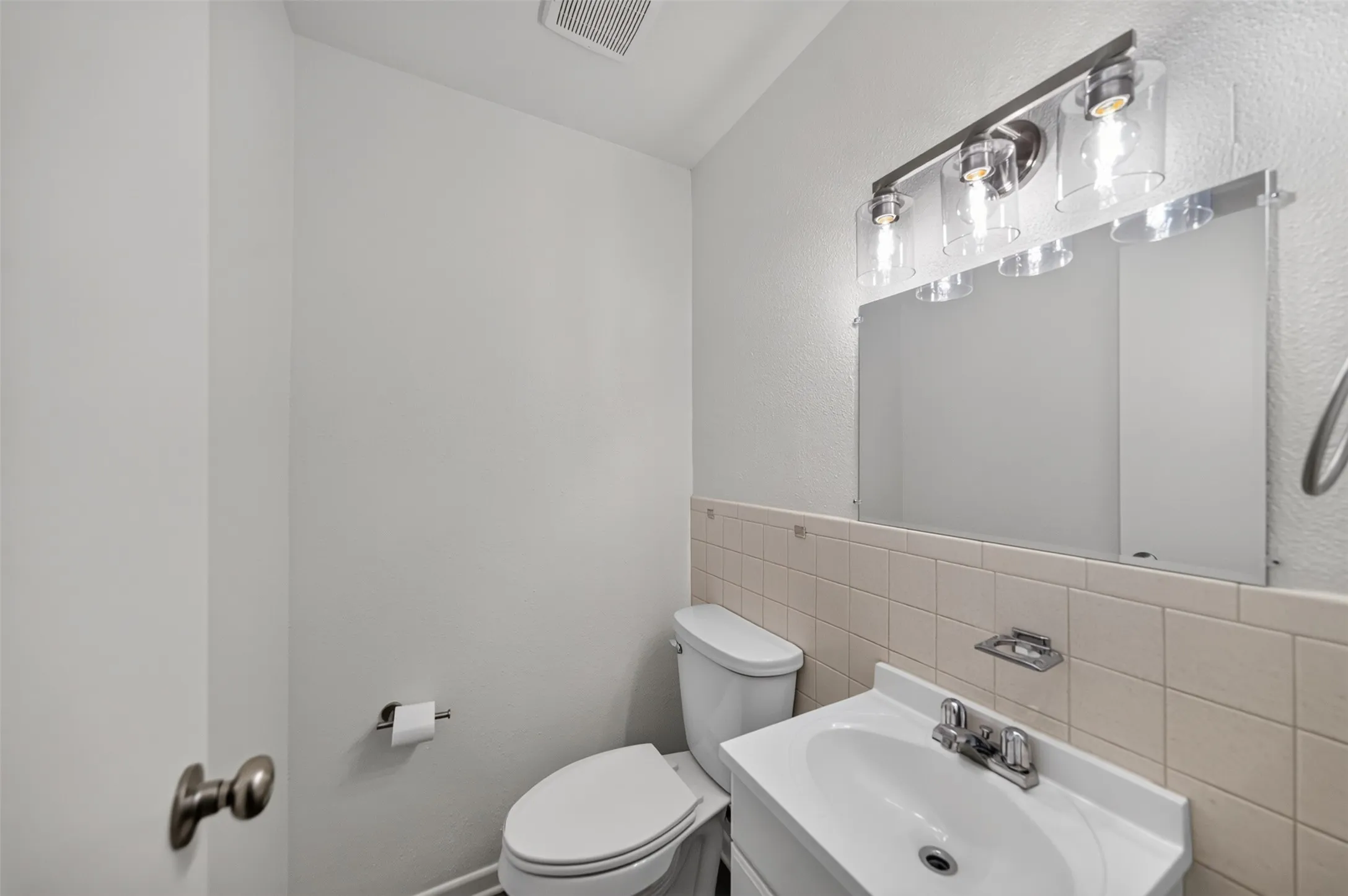 Single Family Residence For Sale in Smith County , 2313 Danica, Tyler, Texas 75701, 5 Bedroom, 3 Bathroom, Garage spaces, 1,425 Sqft, built in 1973, mls#21387874, Real Estate Agent in Tyler, Homes For Sale in Smith county, Homes For Sale in Tyler, Realtor in Tyler Texas, Real Estate Brokerage Independent Realty Texas, Luminita Cordes Realtor