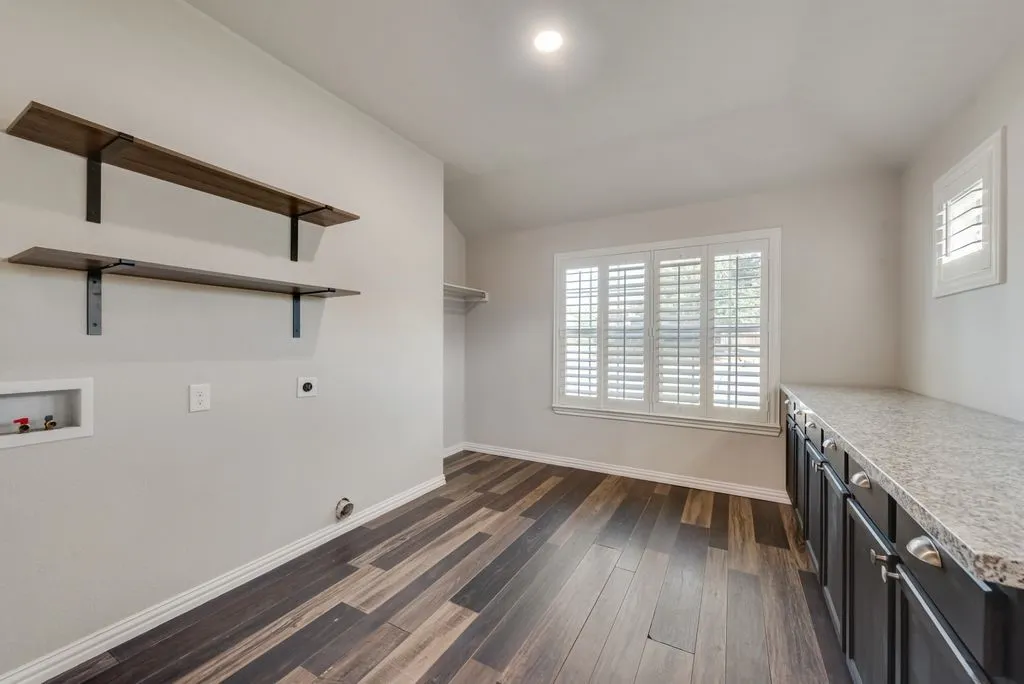Single Family Residence For Sale in Denton County , 2408 Creekdale Drive, Denton, Texas 76210, 4 Bedroom, 3 Bathroom, 2 Garage spaces, 2,449 Sqft, built in 2004, mls#21387195, Real Estate Agent in Denton, Homes For Sale in Denton county, Homes For Sale in Denton, Realtor in Denton Texas, Real Estate Brokerage Independent Realty Texas, Luminita Cordes Realtor