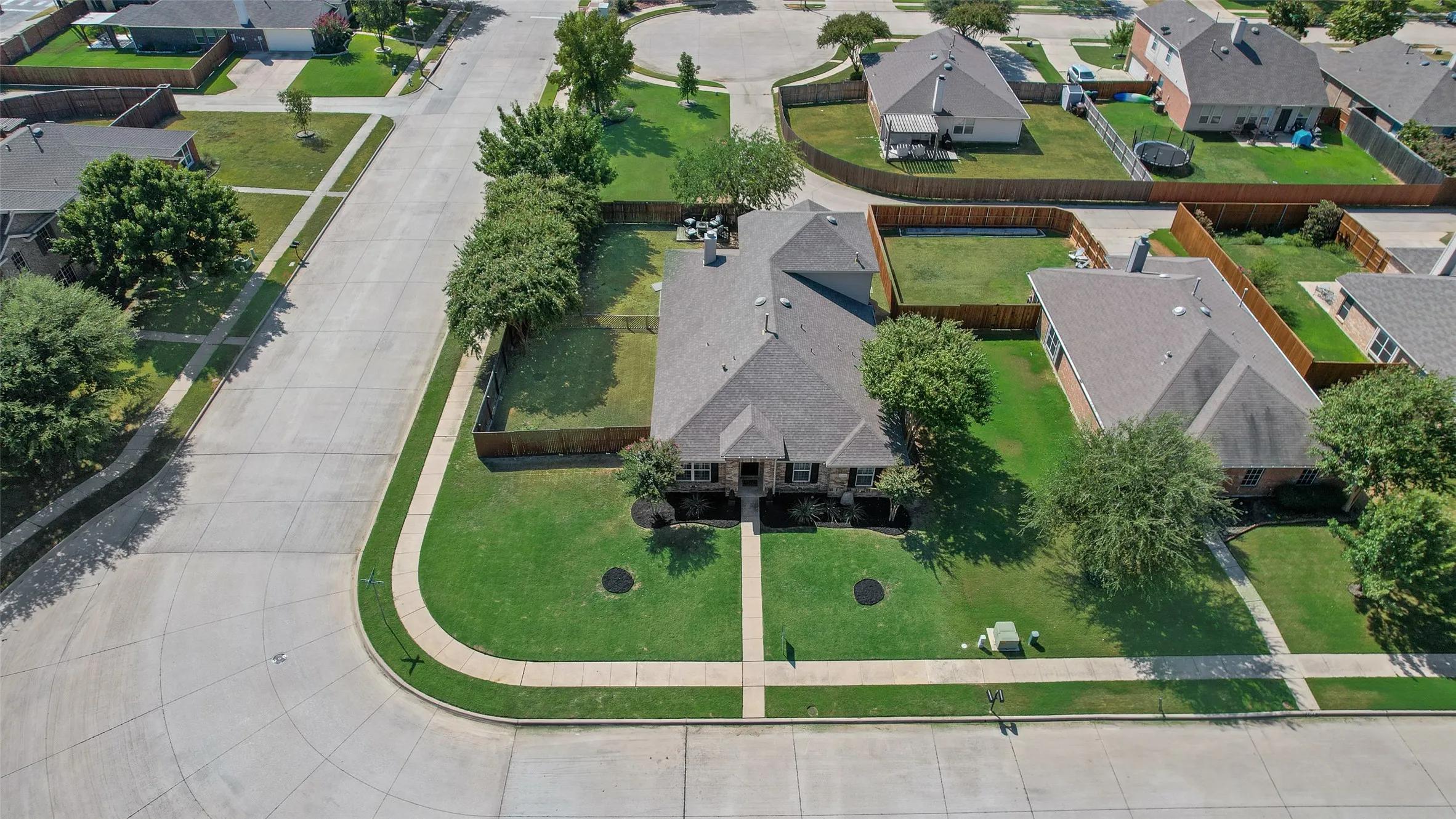 Single Family Residence For Sale in Denton County , 2408 Creekdale Drive, Denton, Texas 76210, 4 Bedroom, 3 Bathroom, 2 Garage spaces, 2,449 Sqft, built in 2004, mls#21387195, Real Estate Agent in Denton, Homes For Sale in Denton county, Homes For Sale in Denton, Realtor in Denton Texas, Real Estate Brokerage Independent Realty Texas, Luminita Cordes Realtor
