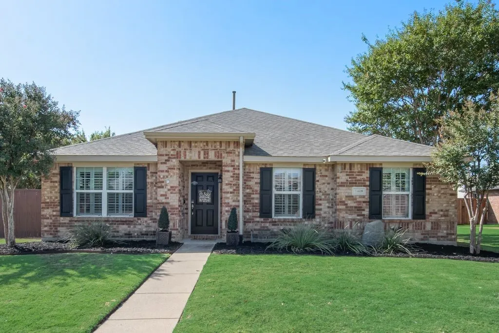 Single Family Residence For Sale in Denton County , 2408 Creekdale Drive, Denton, Texas 76210, 4 Bedroom, 3 Bathroom, 2 Garage spaces, 2,449 Sqft, built in 2004, mls#21387195, Real Estate Agent in Denton, Homes For Sale in Denton county, Homes For Sale in Denton, Realtor in Denton Texas, Real Estate Brokerage Independent Realty Texas, Luminita Cordes Realtor