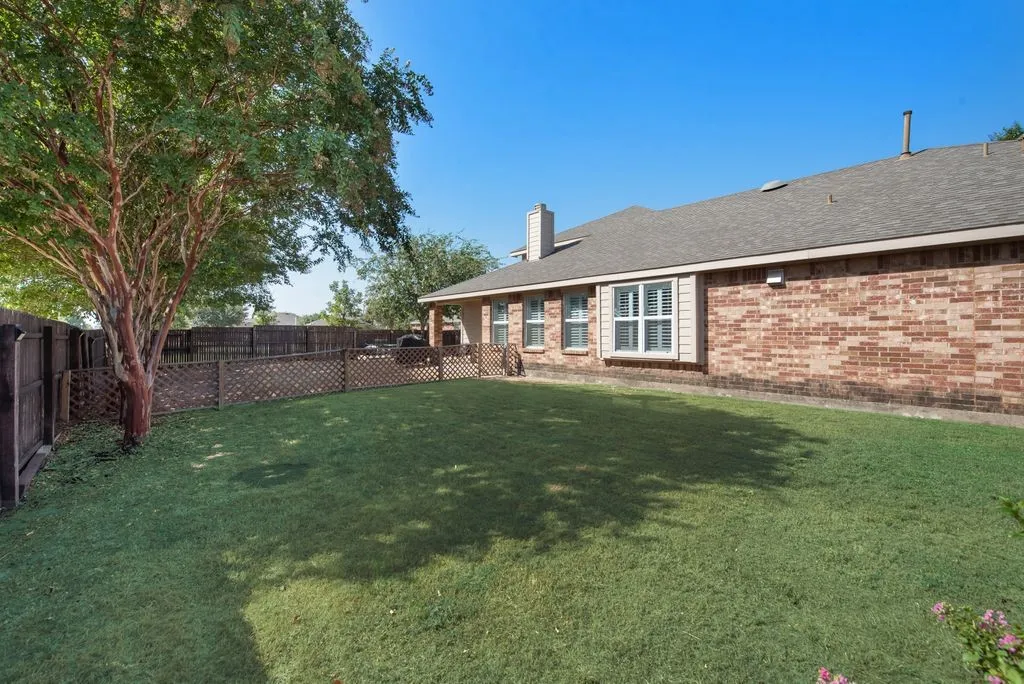 Single Family Residence For Sale in Denton County , 2408 Creekdale Drive, Denton, Texas 76210, 4 Bedroom, 3 Bathroom, 2 Garage spaces, 2,449 Sqft, built in 2004, mls#21387195, Real Estate Agent in Denton, Homes For Sale in Denton county, Homes For Sale in Denton, Realtor in Denton Texas, Real Estate Brokerage Independent Realty Texas, Luminita Cordes Realtor