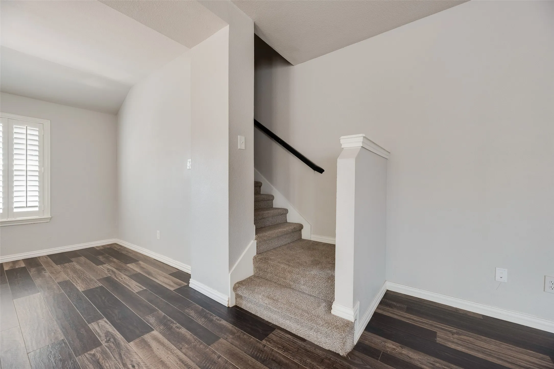 Single Family Residence For Sale in Denton County , 2408 Creekdale Drive, Denton, Texas 76210, 4 Bedroom, 3 Bathroom, 2 Garage spaces, 2,449 Sqft, built in 2004, mls#21387195, Real Estate Agent in Denton, Homes For Sale in Denton county, Homes For Sale in Denton, Realtor in Denton Texas, Real Estate Brokerage Independent Realty Texas, Luminita Cordes Realtor