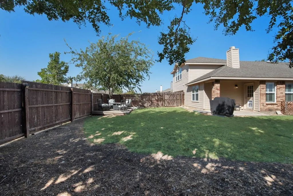 Single Family Residence For Sale in Denton County , 2408 Creekdale Drive, Denton, Texas 76210, 4 Bedroom, 3 Bathroom, 2 Garage spaces, 2,449 Sqft, built in 2004, mls#21387195, Real Estate Agent in Denton, Homes For Sale in Denton county, Homes For Sale in Denton, Realtor in Denton Texas, Real Estate Brokerage Independent Realty Texas, Luminita Cordes Realtor