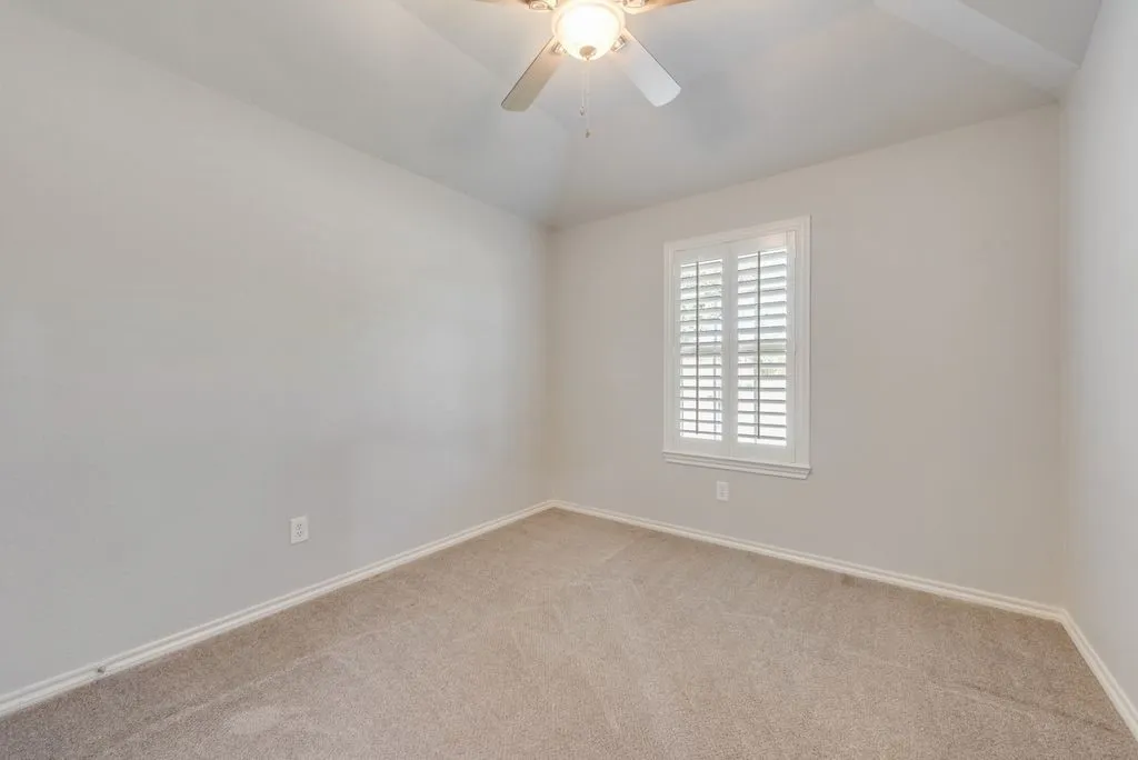 Single Family Residence For Sale in Denton County , 2408 Creekdale Drive, Denton, Texas 76210, 4 Bedroom, 3 Bathroom, 2 Garage spaces, 2,449 Sqft, built in 2004, mls#21387195, Real Estate Agent in Denton, Homes For Sale in Denton county, Homes For Sale in Denton, Realtor in Denton Texas, Real Estate Brokerage Independent Realty Texas, Luminita Cordes Realtor