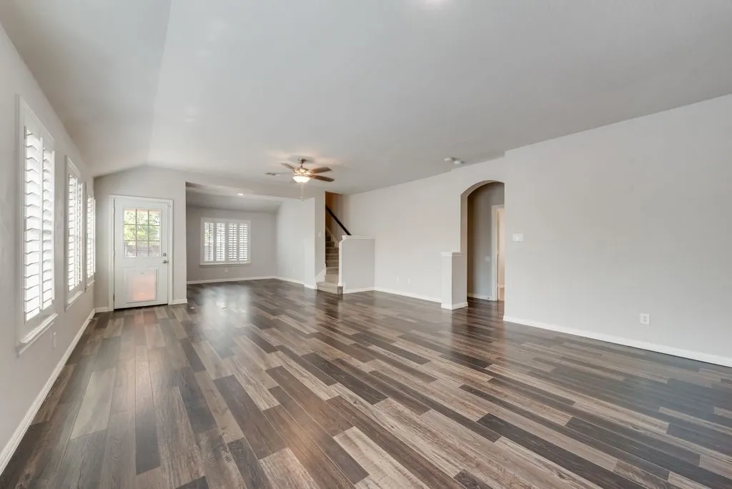 Single Family Residence For Sale in Denton County , 2408 Creekdale Drive, Denton, Texas 76210, 4 Bedroom, 3 Bathroom, 2 Garage spaces, 2,449 Sqft, built in 2004, mls#21387195, Real Estate Agent in Denton, Homes For Sale in Denton county, Homes For Sale in Denton, Realtor in Denton Texas, Real Estate Brokerage Independent Realty Texas, Luminita Cordes Realtor