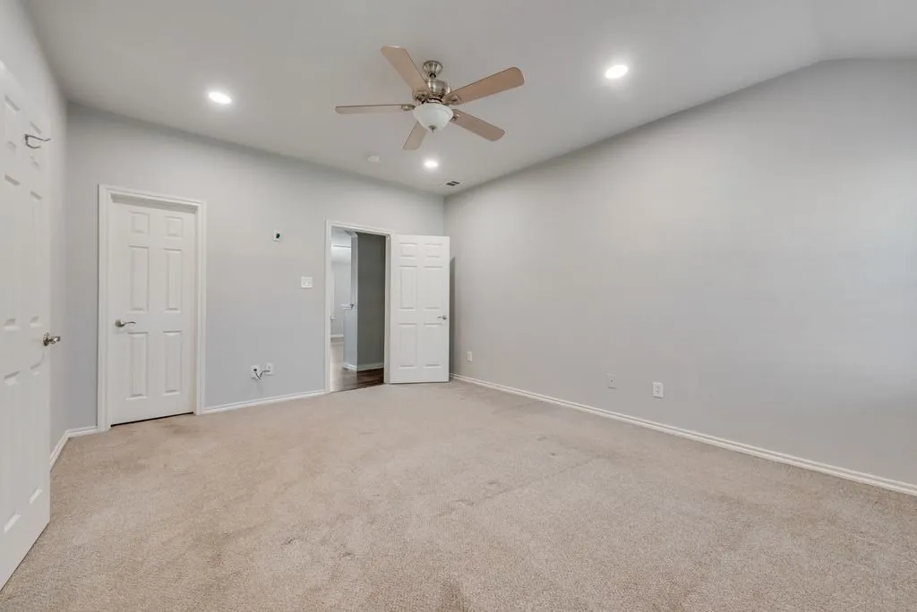 Single Family Residence For Sale in Denton County , 2408 Creekdale Drive, Denton, Texas 76210, 4 Bedroom, 3 Bathroom, 2 Garage spaces, 2,449 Sqft, built in 2004, mls#21387195, Real Estate Agent in Denton, Homes For Sale in Denton county, Homes For Sale in Denton, Realtor in Denton Texas, Real Estate Brokerage Independent Realty Texas, Luminita Cordes Realtor