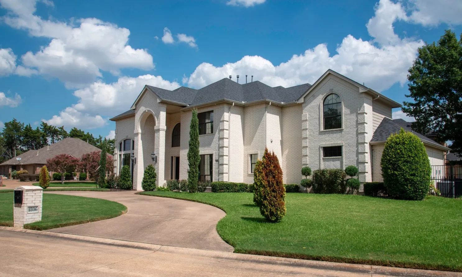 Single Family Residence For Sale in Dallas County , 1806 Richlen Way, Duncanville, Texas 75115, 4 Bedroom, 4 Bathroom, 3 Garage spaces, 4,058 Sqft, built in 2005, mls#21381631, Real Estate Agent in Duncanville, Homes For Sale in Dallas county, Homes For Sale in Duncanville, Realtor in Duncanville Texas, Real Estate Brokerage Independent Realty Texas, Luminita Cordes Realtor