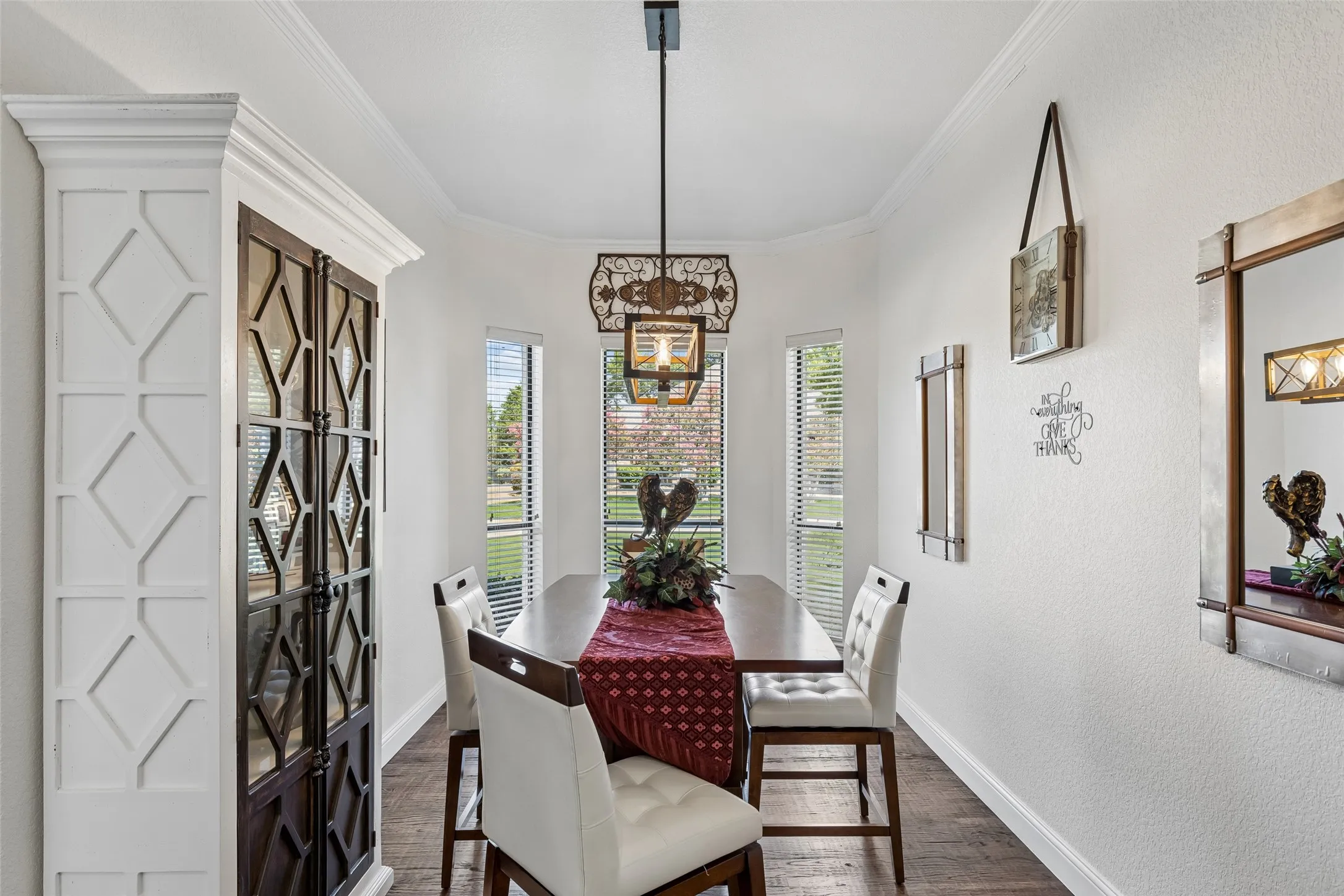Single Family Residence For Sale in Dallas County , 1806 Richlen Way, Duncanville, Texas 75115, 4 Bedroom, 4 Bathroom, 3 Garage spaces, 4,058 Sqft, built in 2005, mls#21381631, Real Estate Agent in Duncanville, Homes For Sale in Dallas county, Homes For Sale in Duncanville, Realtor in Duncanville Texas, Real Estate Brokerage Independent Realty Texas, Luminita Cordes Realtor