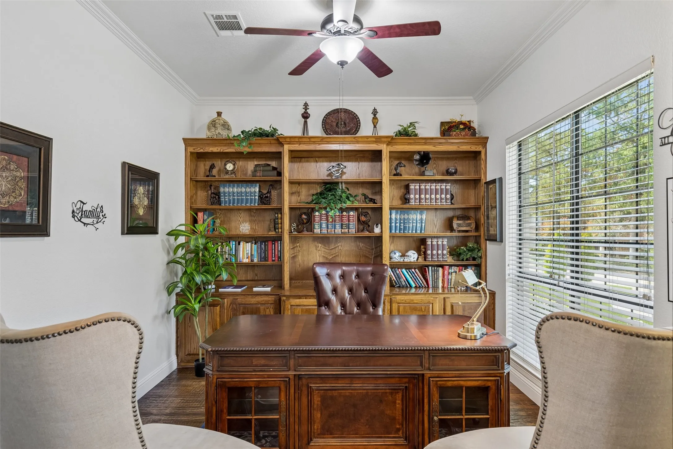 Single Family Residence For Sale in Dallas County , 1806 Richlen Way, Duncanville, Texas 75115, 4 Bedroom, 4 Bathroom, 3 Garage spaces, 4,058 Sqft, built in 2005, mls#21381631, Real Estate Agent in Duncanville, Homes For Sale in Dallas county, Homes For Sale in Duncanville, Realtor in Duncanville Texas, Real Estate Brokerage Independent Realty Texas, Luminita Cordes Realtor