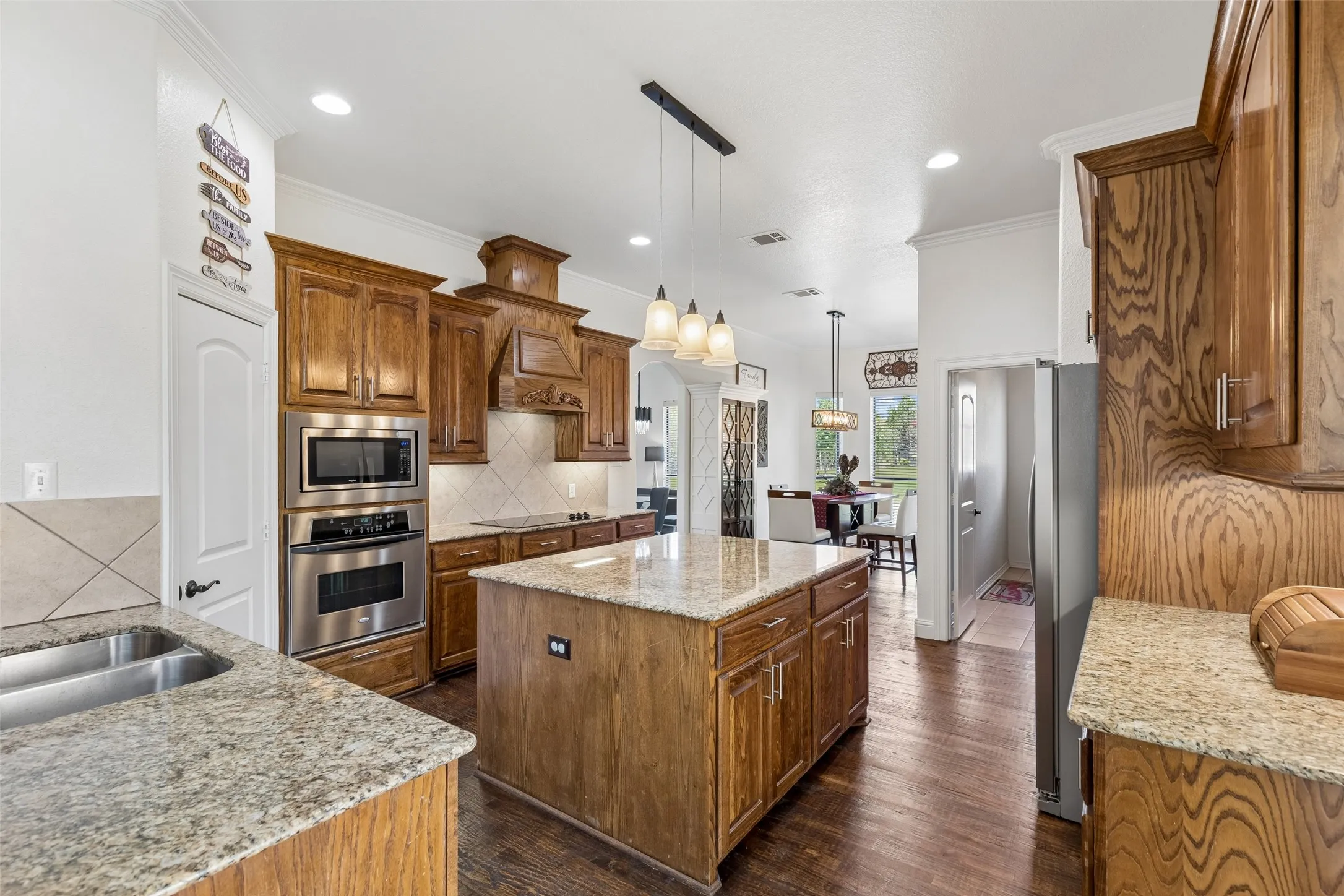 Single Family Residence For Sale in Dallas County , 1806 Richlen Way, Duncanville, Texas 75115, 4 Bedroom, 4 Bathroom, 3 Garage spaces, 4,058 Sqft, built in 2005, mls#21381631, Real Estate Agent in Duncanville, Homes For Sale in Dallas county, Homes For Sale in Duncanville, Realtor in Duncanville Texas, Real Estate Brokerage Independent Realty Texas, Luminita Cordes Realtor